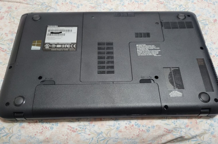 Toshiba Satellite C855-S5350 Intel Pentium CPU B980 @ 2.40GHz 6GB RAM w HD