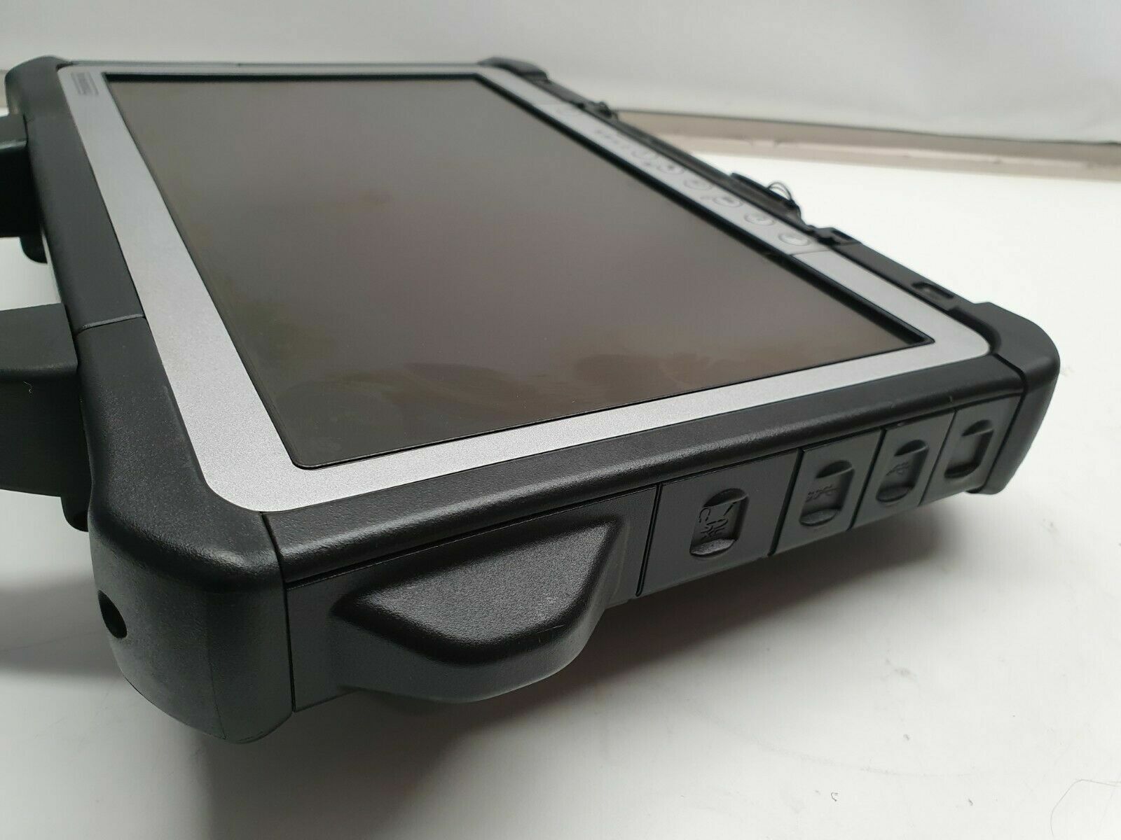 PANASONIC TOUGHBOOK CF-D1 MK3 i5-6300U 2.40GHZ 16GB 512GB SSD XENTRY TAB GRADE A