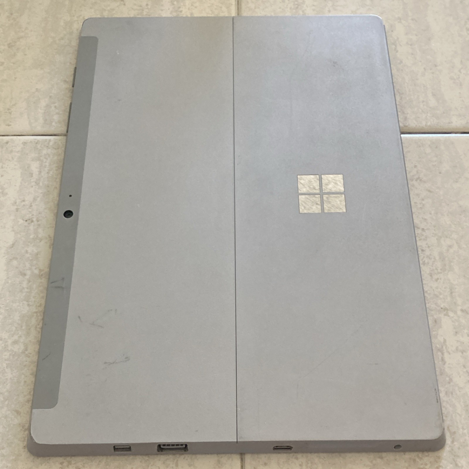 Microsoft Tablet 64GB AT&T Silver Wi-Fi USB no accessory’s