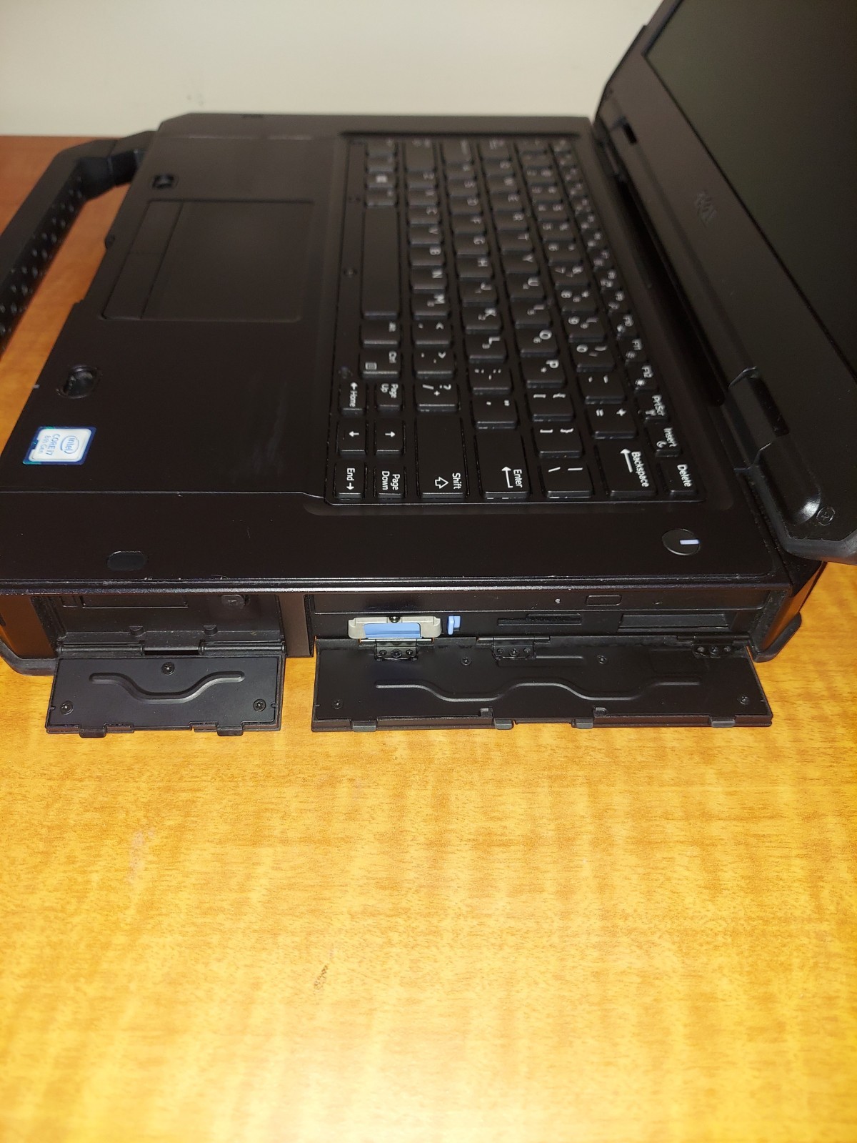 Dell Latitude 5424 Rugged i7-8650U 8GB 512GB SSD 14′ Touch Screen RGB Camera