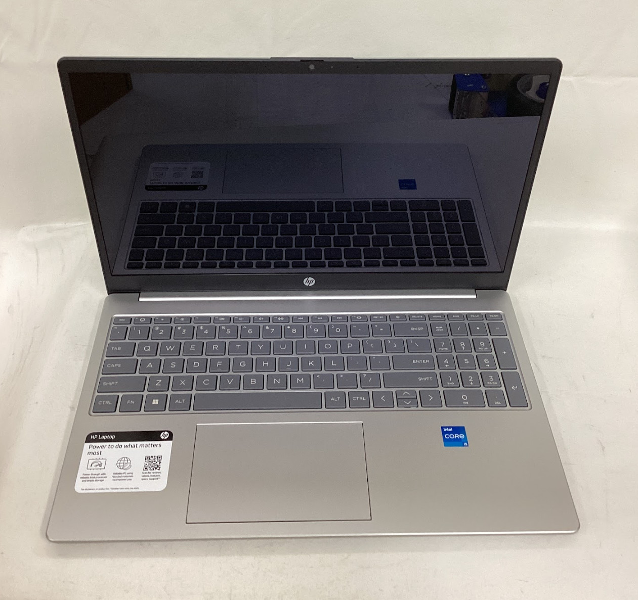 HP 15.6″ Touch Laptop i5-1155G7 • 8 GB RAM •512GB SSD • Damage Screen