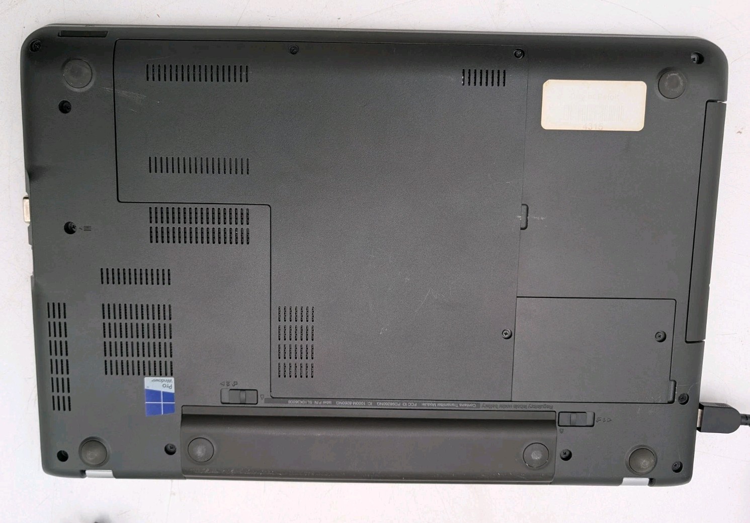 Lenovo ThinkPad E560 i7-6500U 2.50GHz 8GB RAM No OS W/ Power Cord