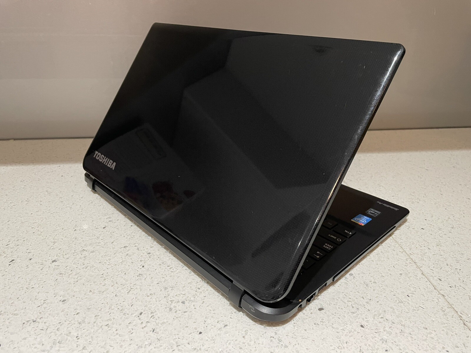 Toshiba Satellite Pro L50-B 15.6″ Core i7-4510U 8GB Ram 250GB SSD WIFI Win10 NS