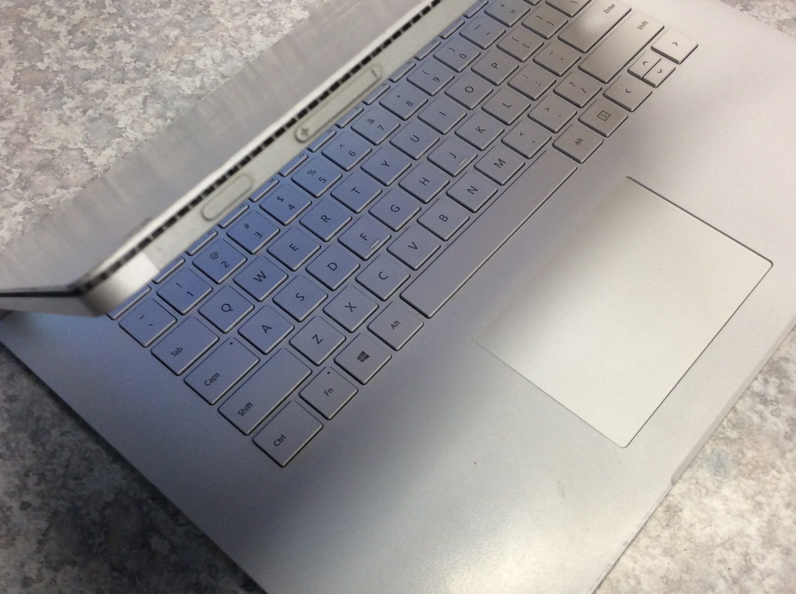 Microsoft Surface Book 2 15 TOUCH i7-8650U 1.9GHz 16GB 512GB NVIDIA GTX 1060 6GB