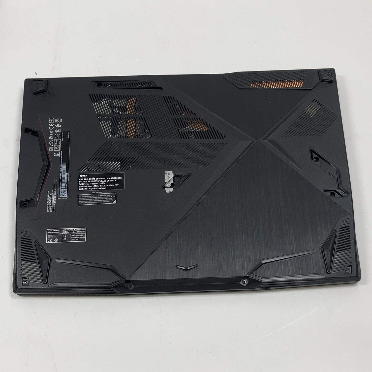 MSI Thin GF63 10SC ” i5-10500H 2.5GHz 16GB RAM 256GB SSD GeForce GTX 1650 Max-Q