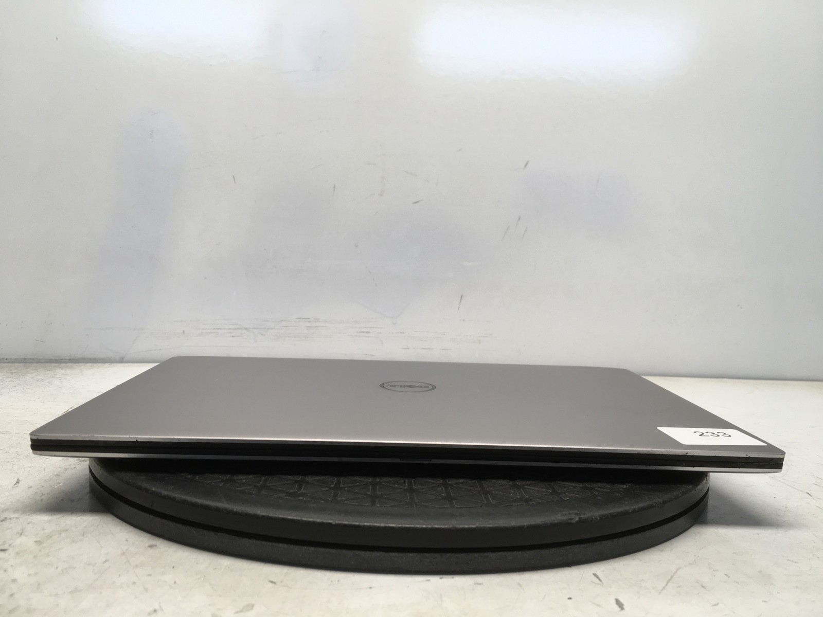 Dell XPS 13 9343 Intel i5-5200U 2.2GHz 8 GB NO HDD No Batt