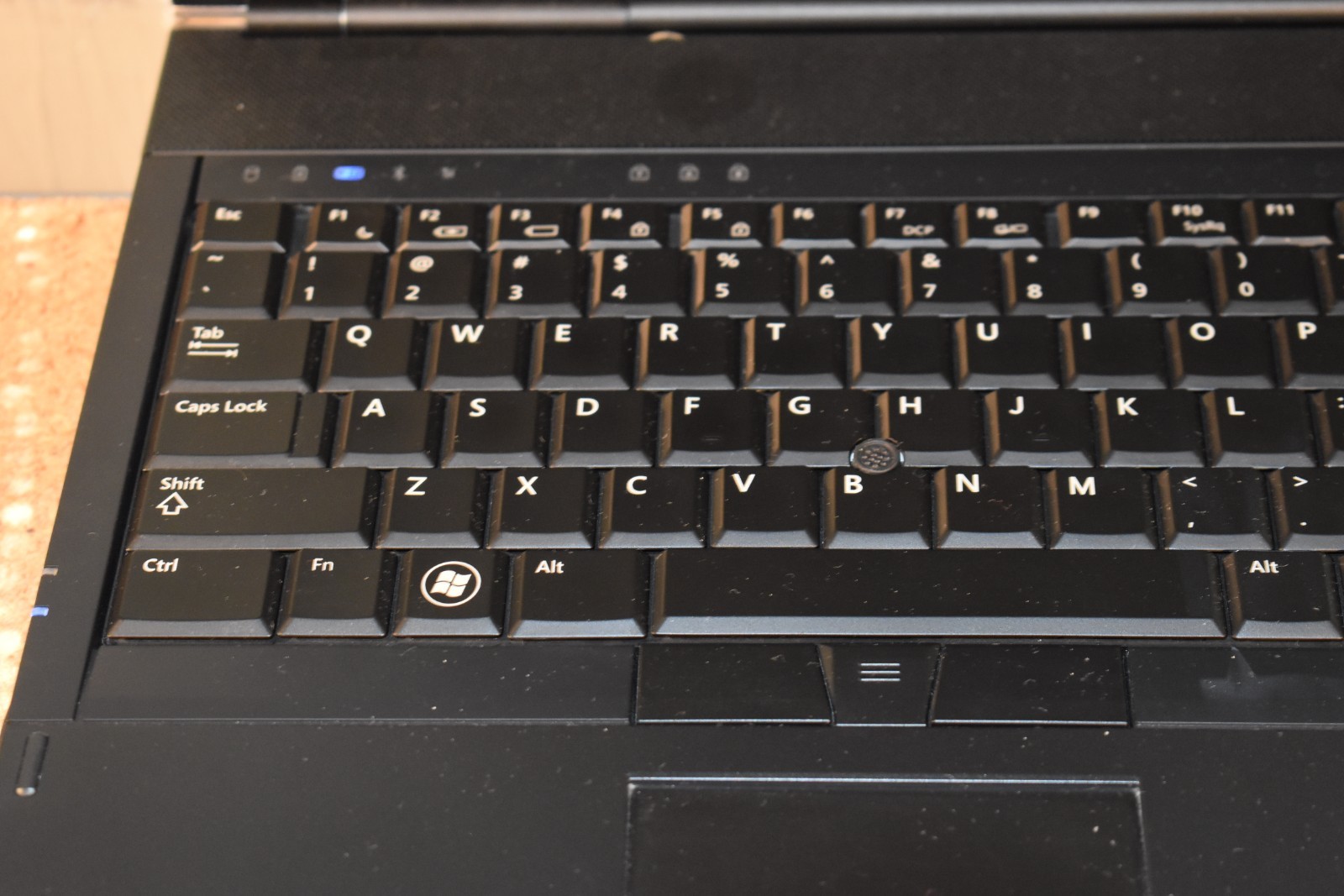 Dell Precision M6400 17″ Windows XP Pro 32-bit T9900 3.06GHz SSD AMD FirePro