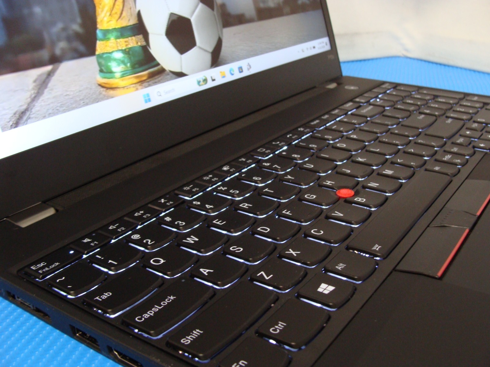 Lenovo ThinkPad P15s Gen 1 15.6″ FHD TOUCH i7-10510U 1.8GHz 16GB 512GB P520 W11P