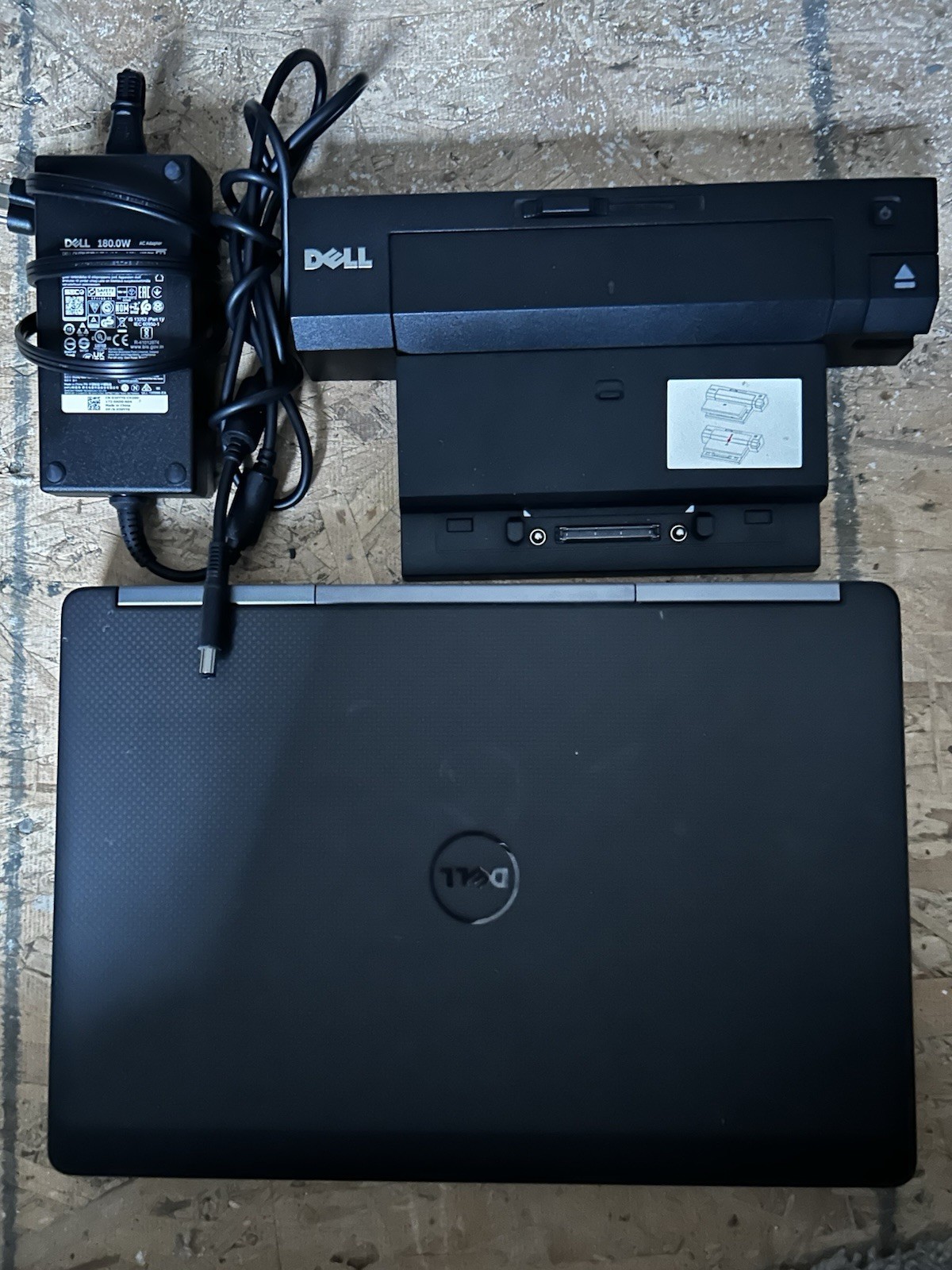 Dell Precision 7520 Laptop i7-6820HQ 32GB RAM NO HDD NVIDIA M2200 W/ EPORT PLUS