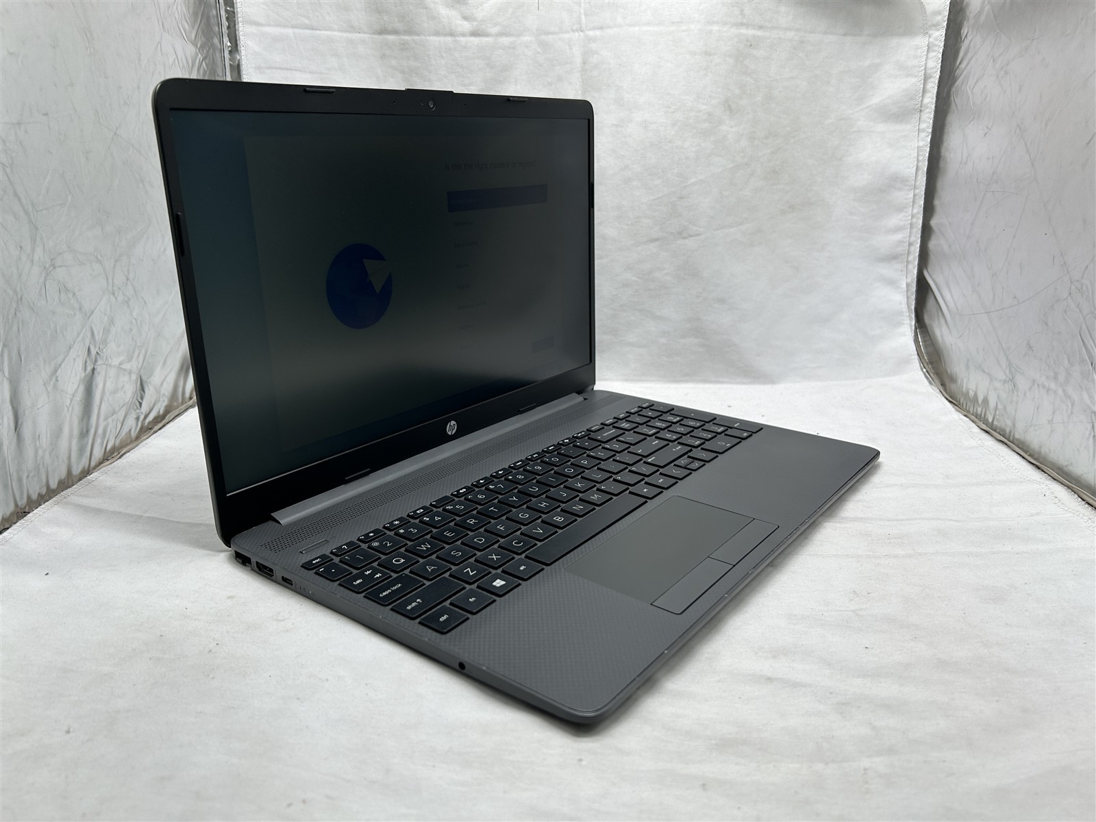 HP 255 G8 15.6″ Laptop AMD Ryzen 5 3500U 8GB RAM 256GB NVMe Win 11