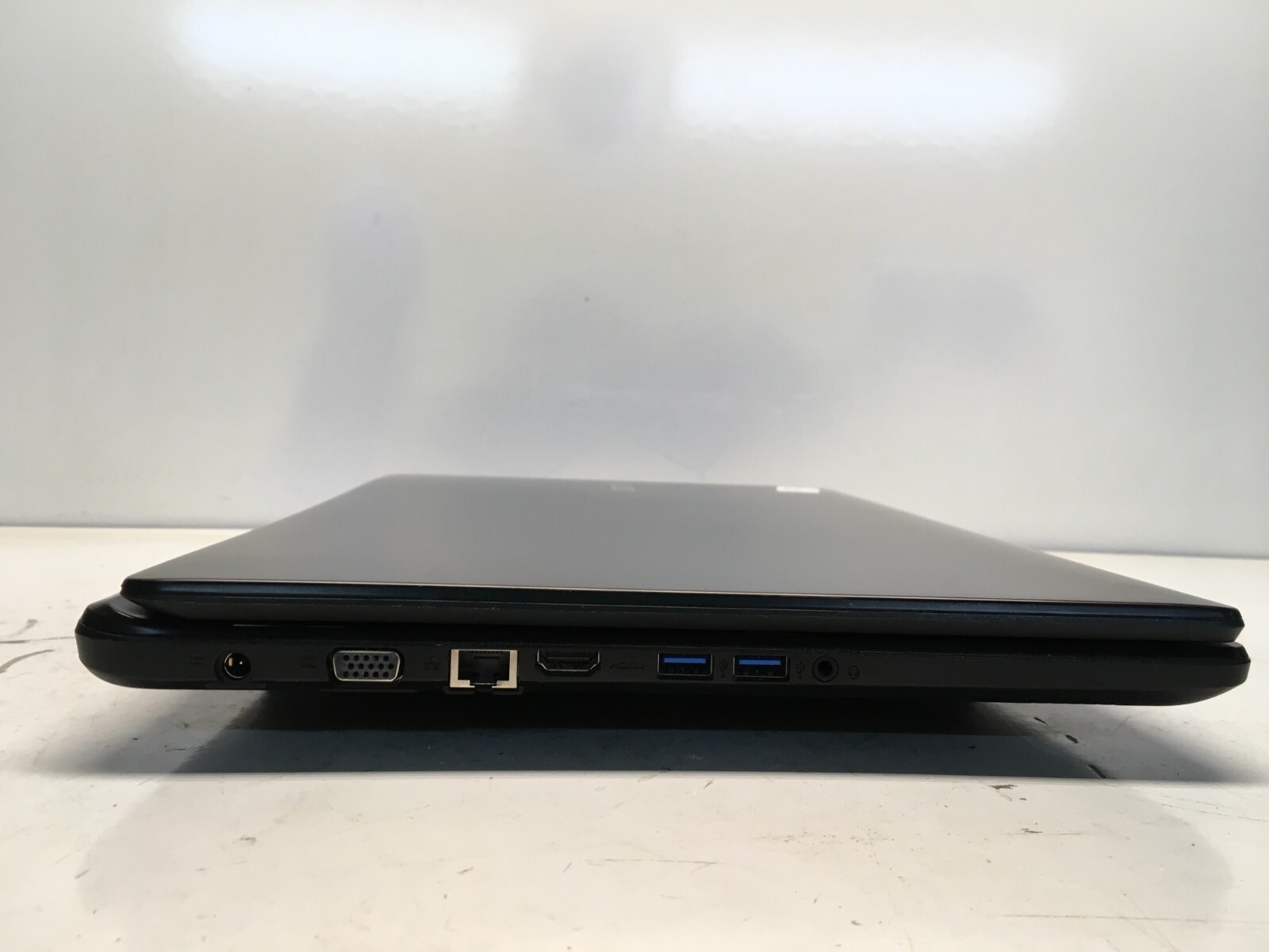 Acer Aspire E17 E5-721 AMD E2-6110 1500MHz 4 GB NO HDD No Batt