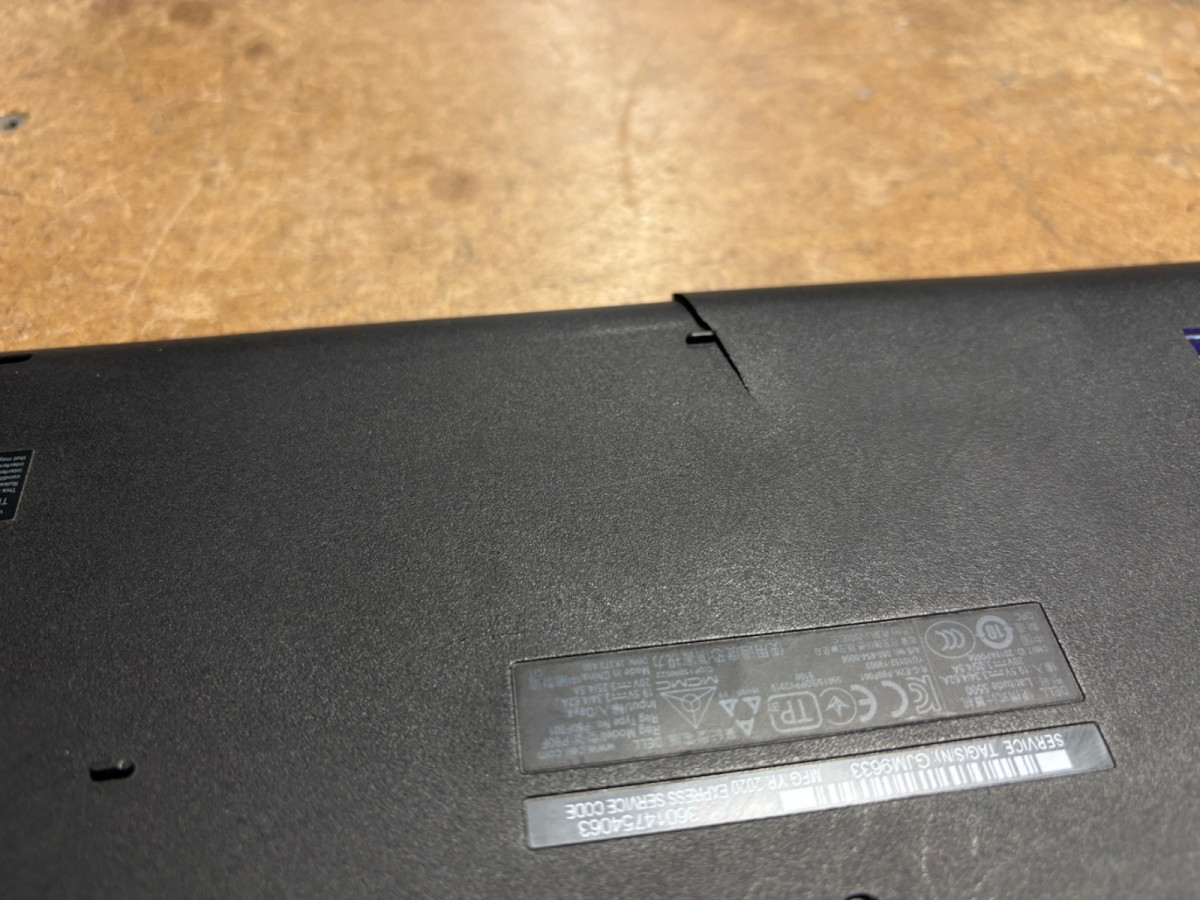 Dell Latitude 5500 15.6″ FHD i5-8365U 16GB RAM 256GB SSD No Charger/No OS READ