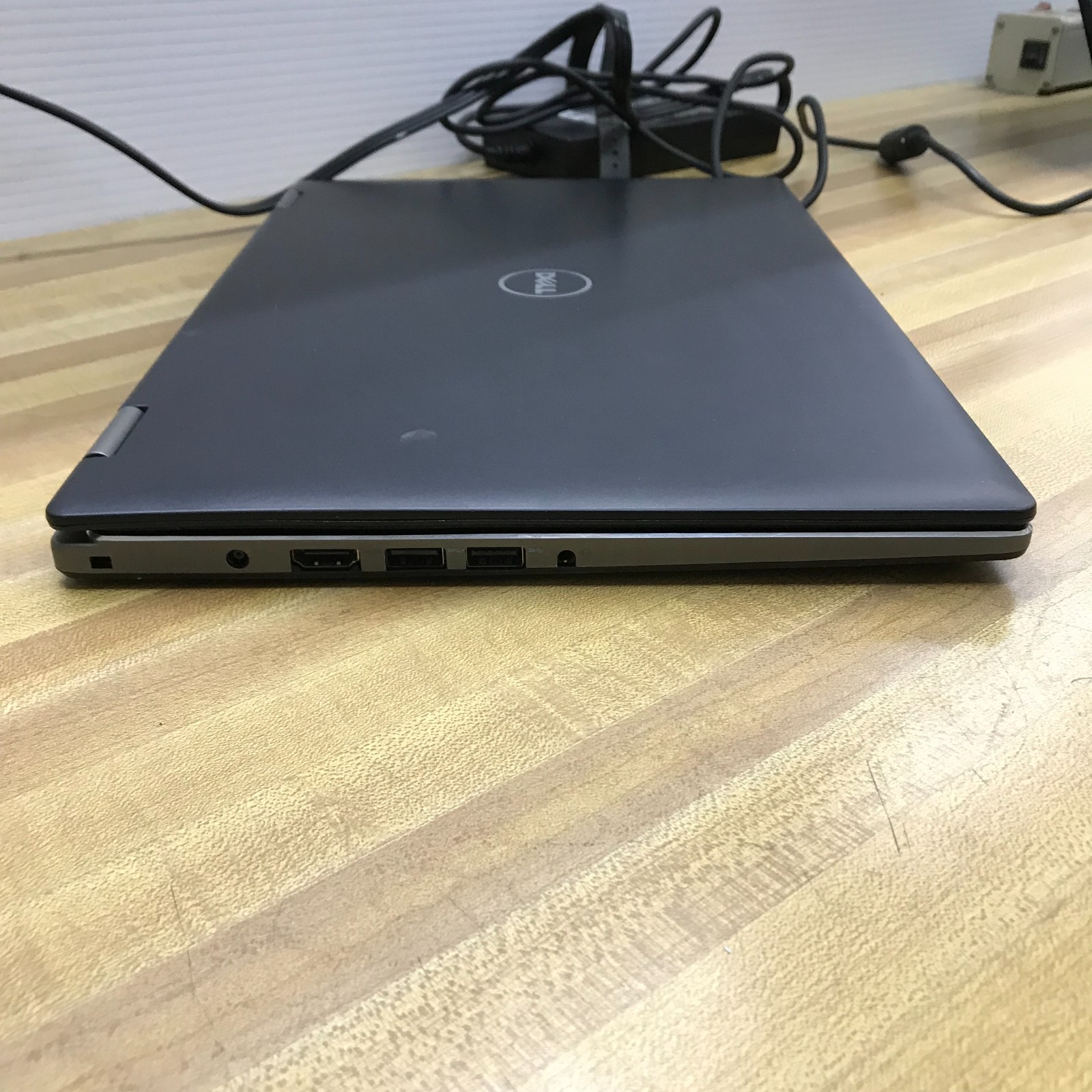 Dell Inspiron 13-7353 2-in-1 13.3″ Touch i7-6500U 8GB RAM 256GB SSD (Windows 11)