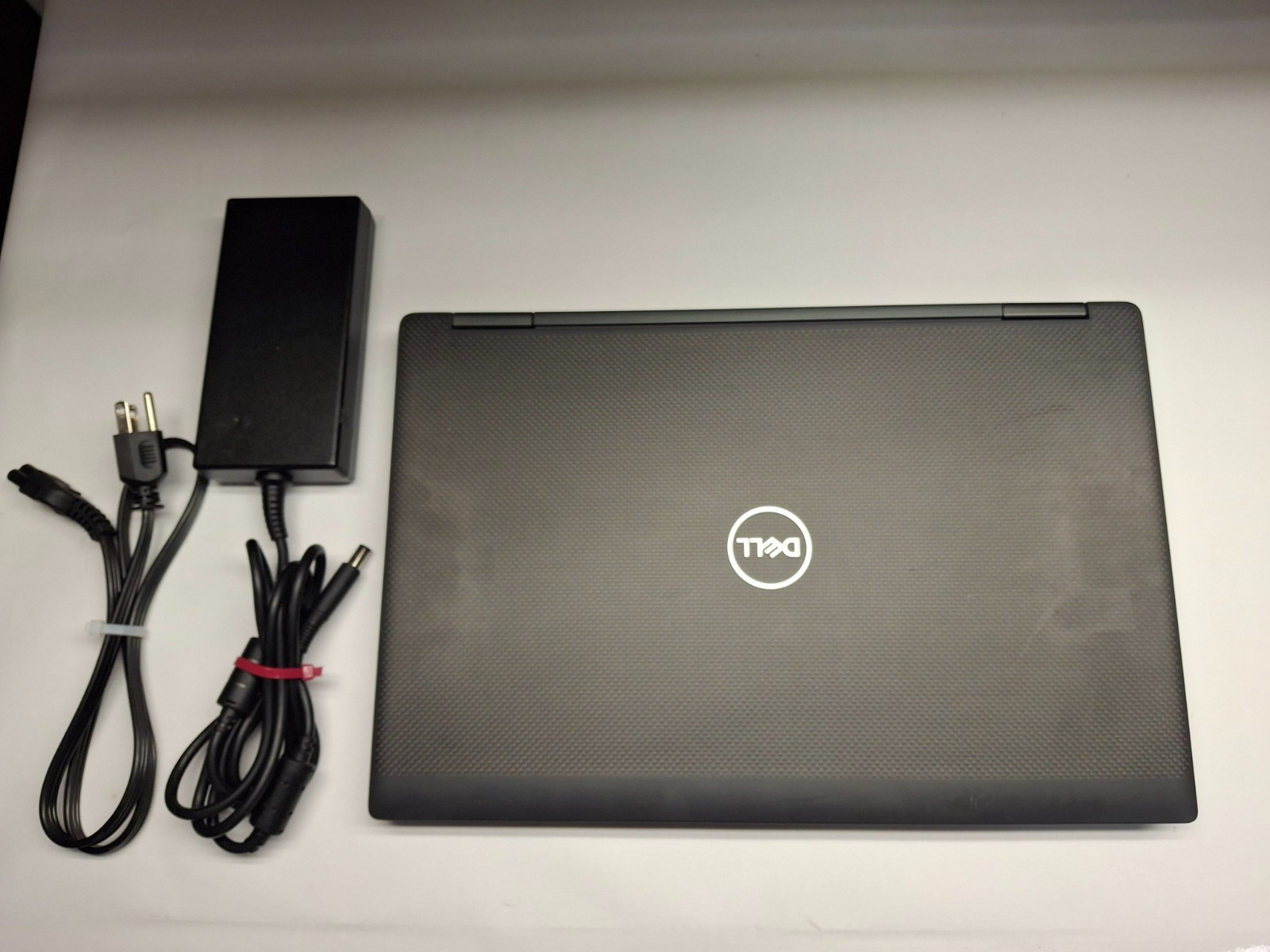 Dell Precision 7540 15.6″ Laptop Core i7-9750H 16GB RAM 256GB SSD Webcam T2000