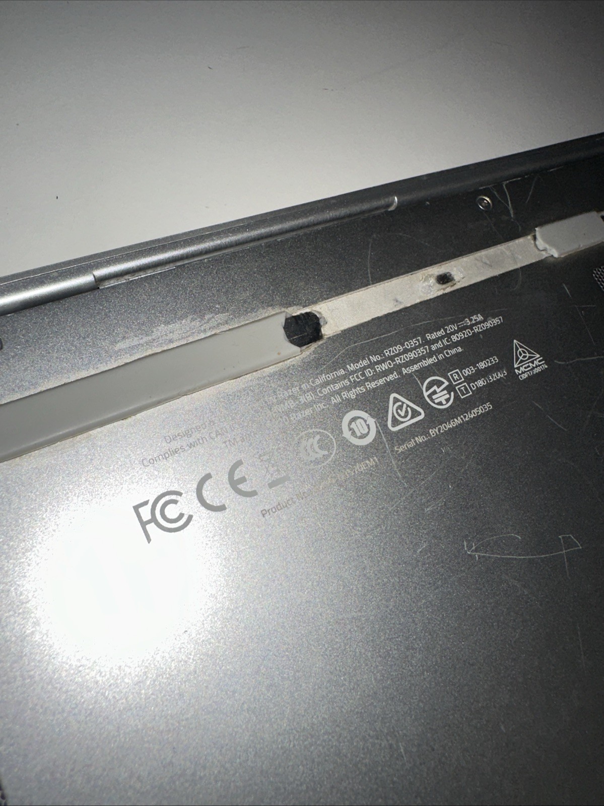 Razer Book 13 RZ09-0357 i5-1135G7 2.4GHz 8GB RAM 256GB SSD SIGNS OF WEAR