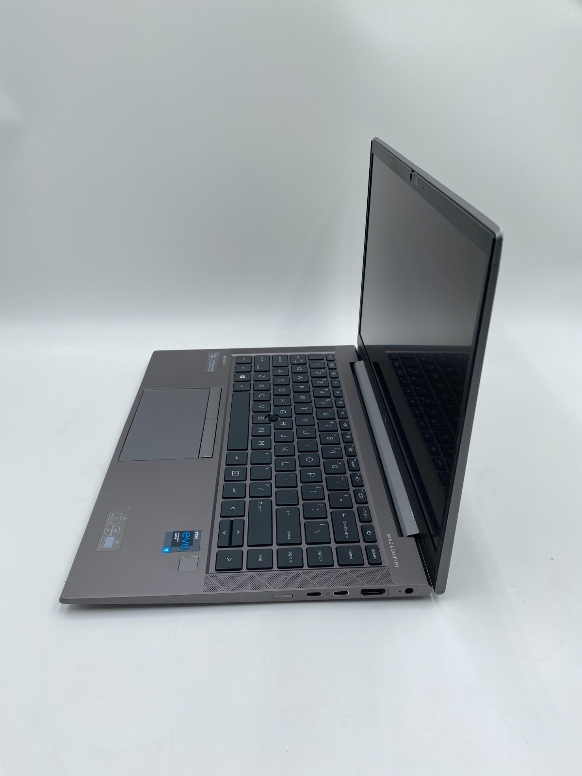 HP Zbook Firefly 15 G8 15.6″ i5-1145G7 2.60GHz 256GB SSD 8GB DDR4 Gray Fair/SEE