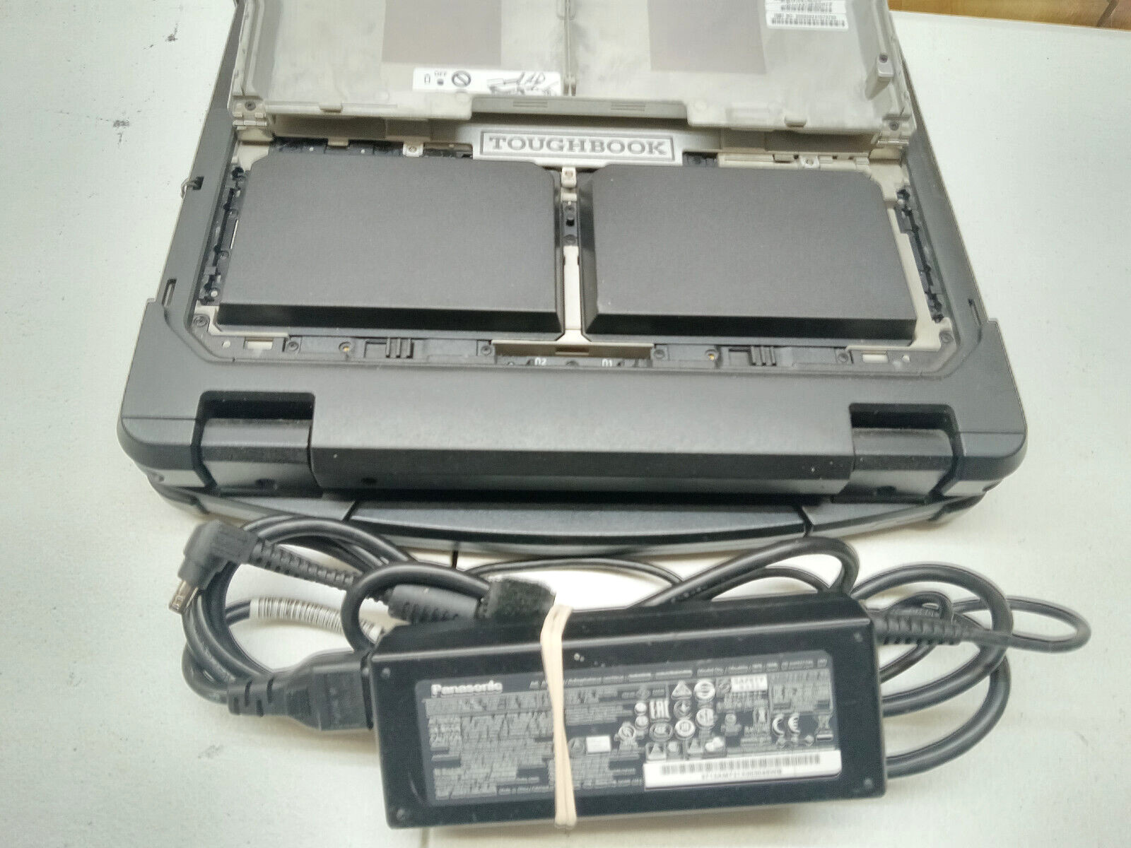 PANASONIC TOUGHBOOK CF-33 , i5-7300, 1TB, 16GB RAM, 2-HD BATTS 4G & GPS