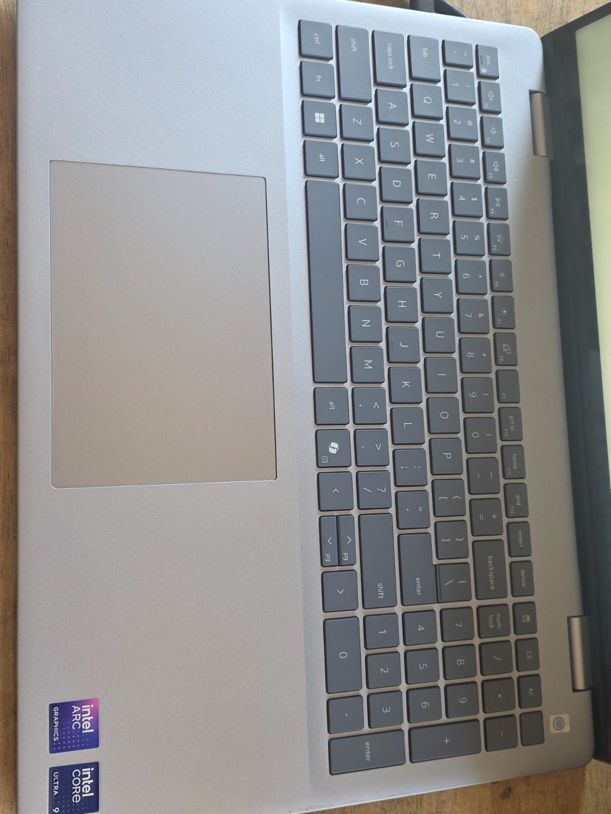 Dell 16 Plus DB16250 16 Silver FHD 3.3 GHz Ultra 9 288V 32GB 1TB SSD Lcd