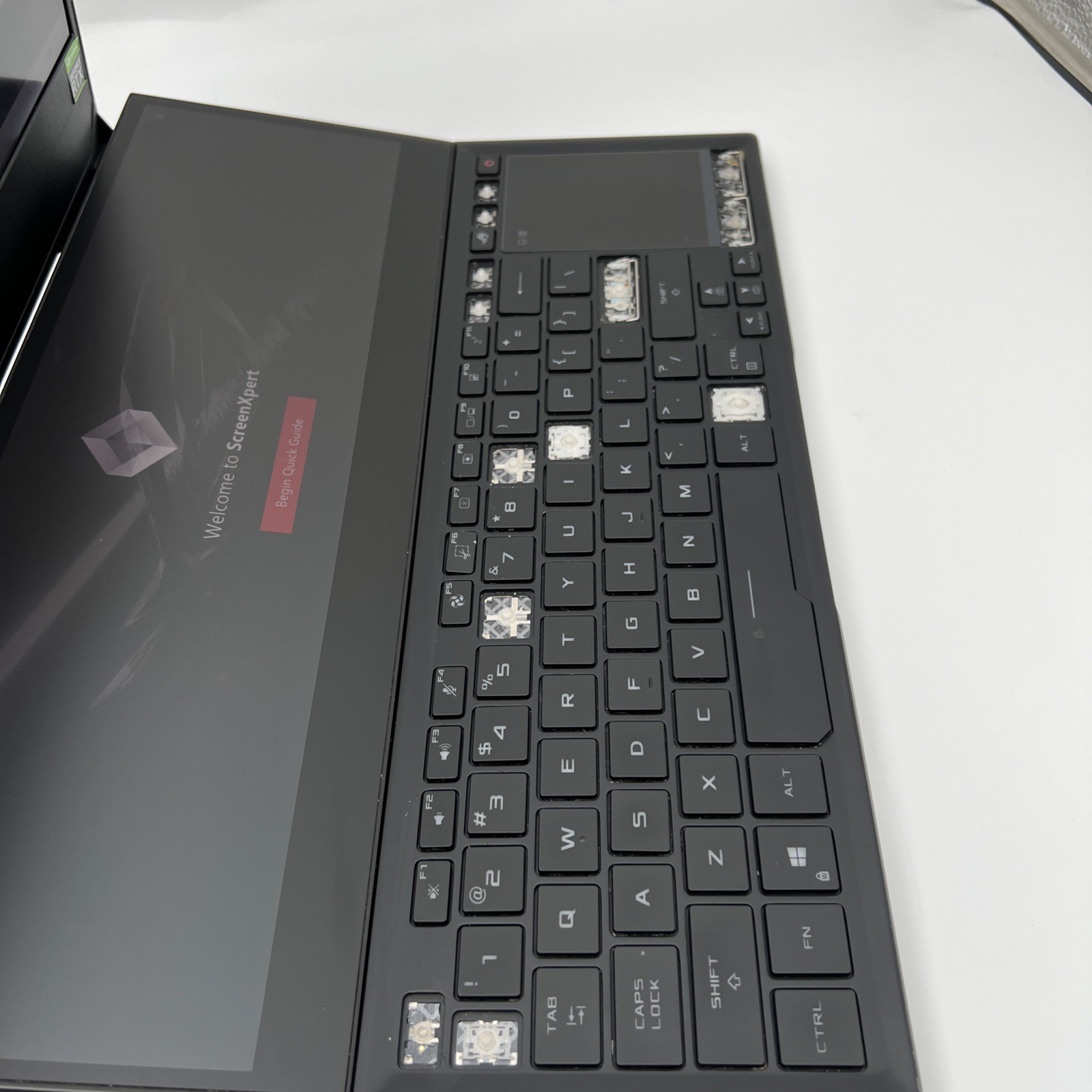 Asus ROG Zephyrus Duo 15 SE FHD TOUCH Ryzen 9 5900HX 32GB RAM 1TB RTX 3080 READ
