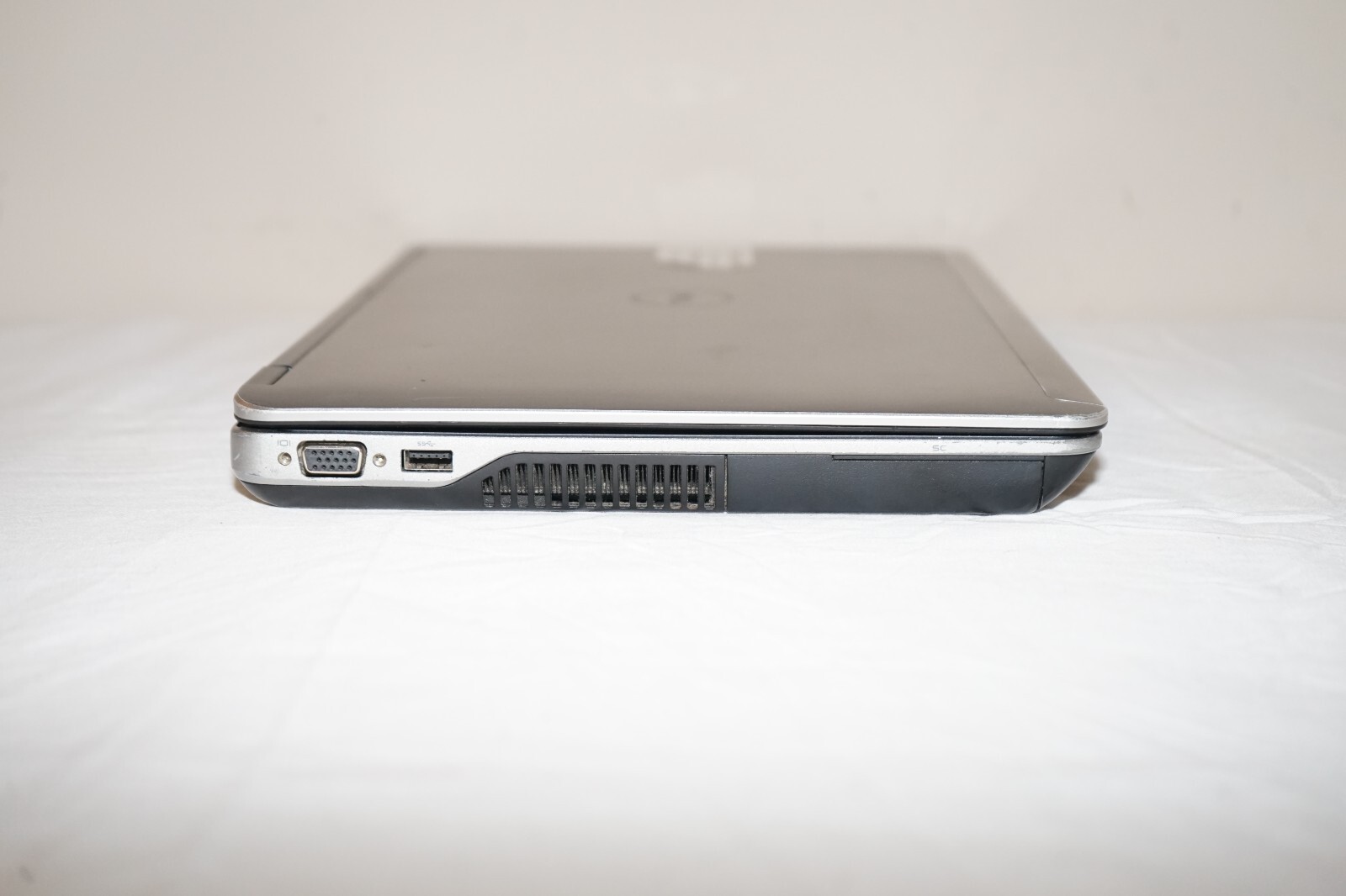^ Dell Latitude E6440 i7-4600M @ 2.9GHz 4GB Ram No HD #C1542