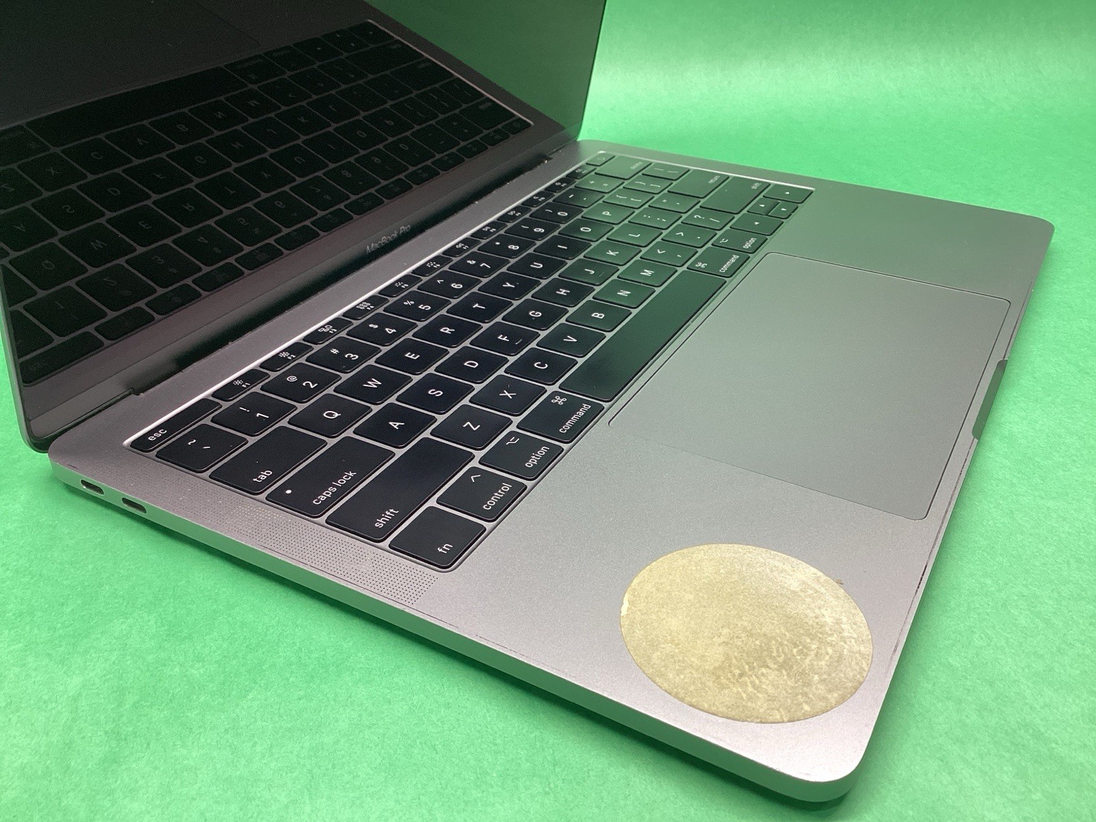 Apple Mid 2017 MacBook Pro A1708 – 13” Laptop – BROKEN SCREEN – BOOTS TO SETUP