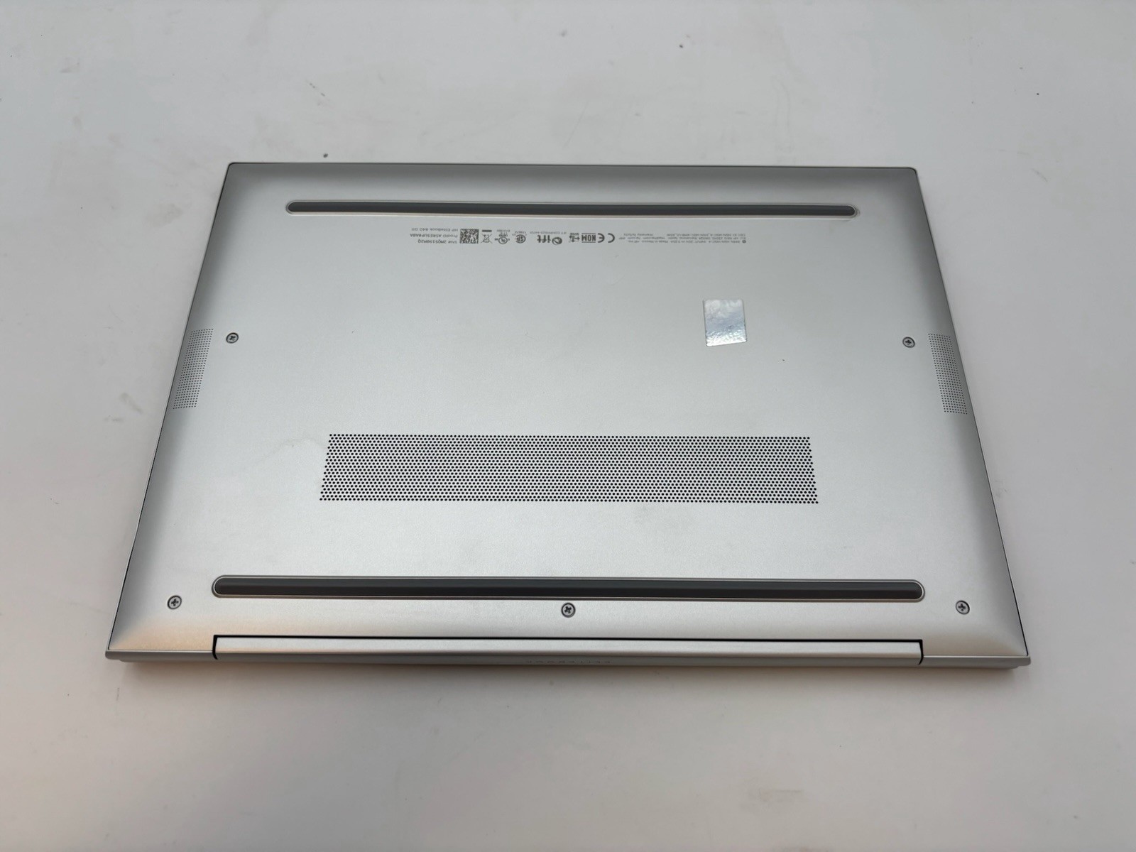 HP EliteBook 840 14″ G11 512 GB SSD 32 GB RAM Ultra 5 135U Windows 11 Pro
