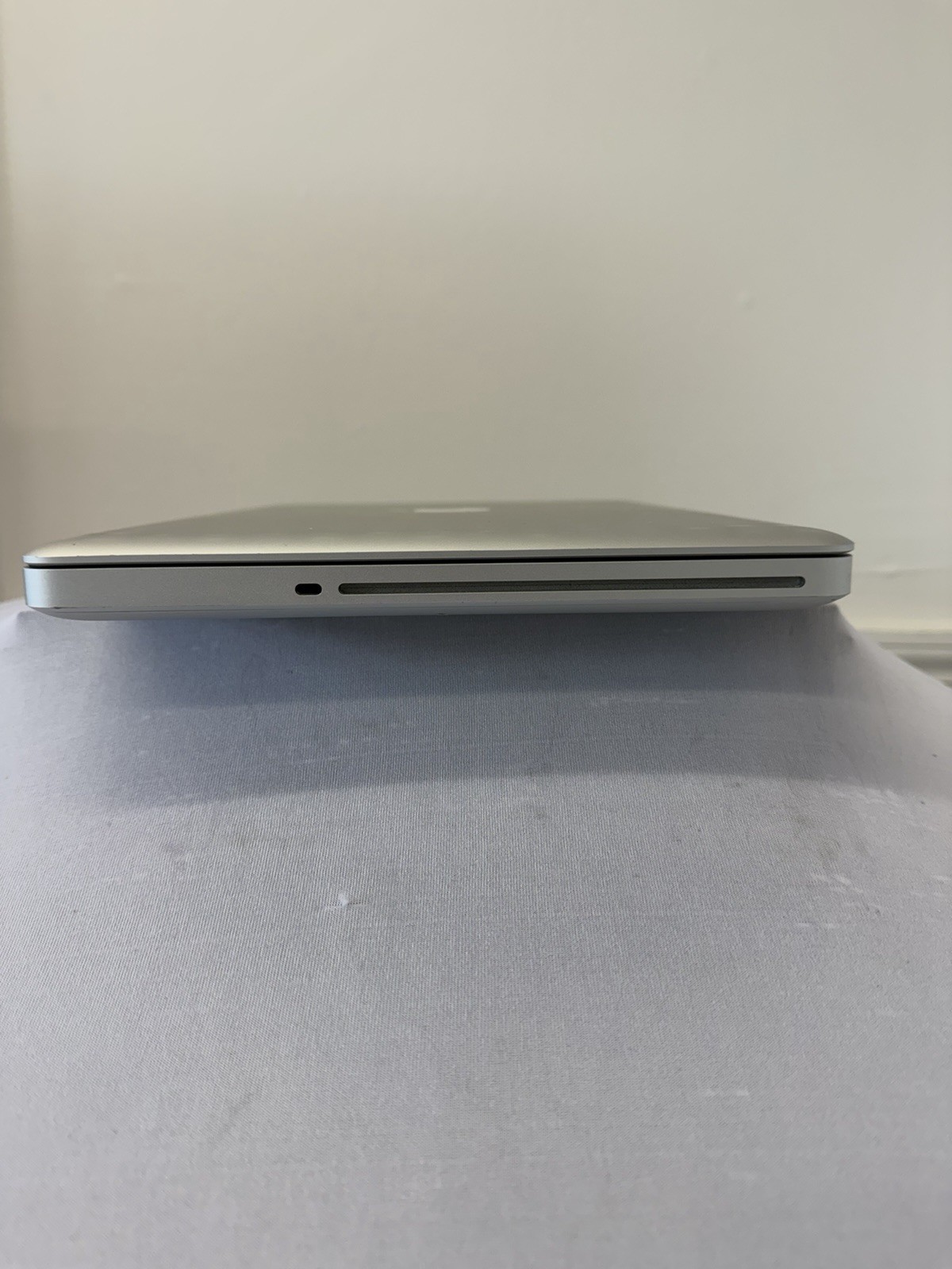 Apple Macbook Pro 2012 13-in Lapbook – Good Screen – Intel i5-3210m – Read Des