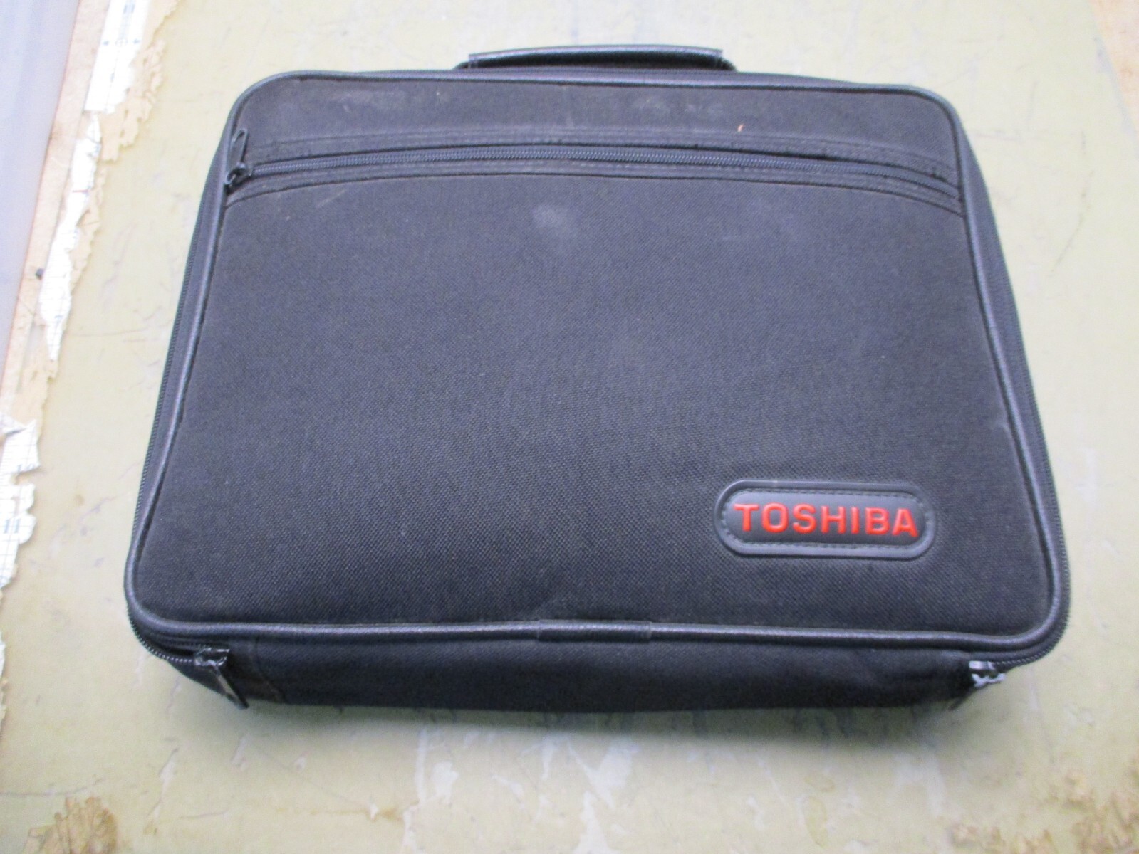 Toshiba Satellite 205CDS/810 Laptop with Case [2*H-3.75]