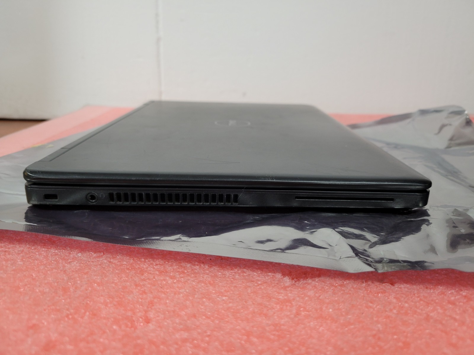 Dell Latitude E5450 i5-5300U@2.3GHz 4GB RAM *NO COVER/SSD/OS/BATT/AS IS* | LP518