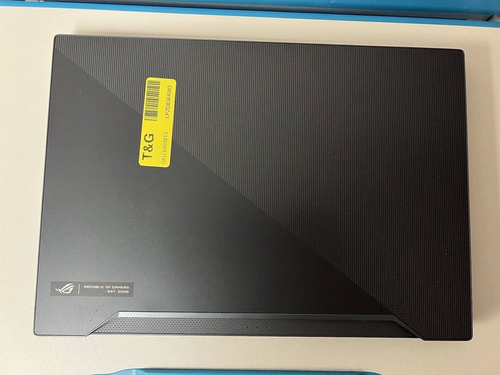 ASUS ROG Zephyrus M15 15.6″ (512GB, Intel Core i7 10th Gen., 16GB) Laptop – Gray