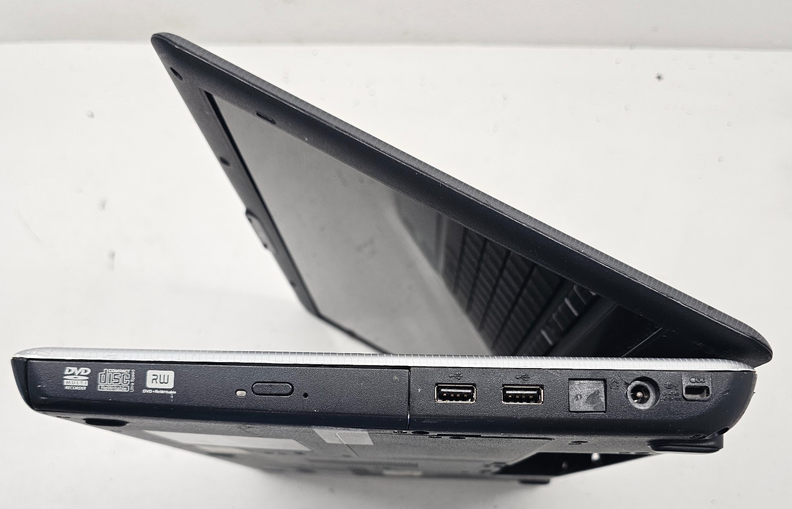 Toshiba Satellite L505 Laptop Intel Dual Core T4400 3GB Ram NO HD/OS/BATT (FL)