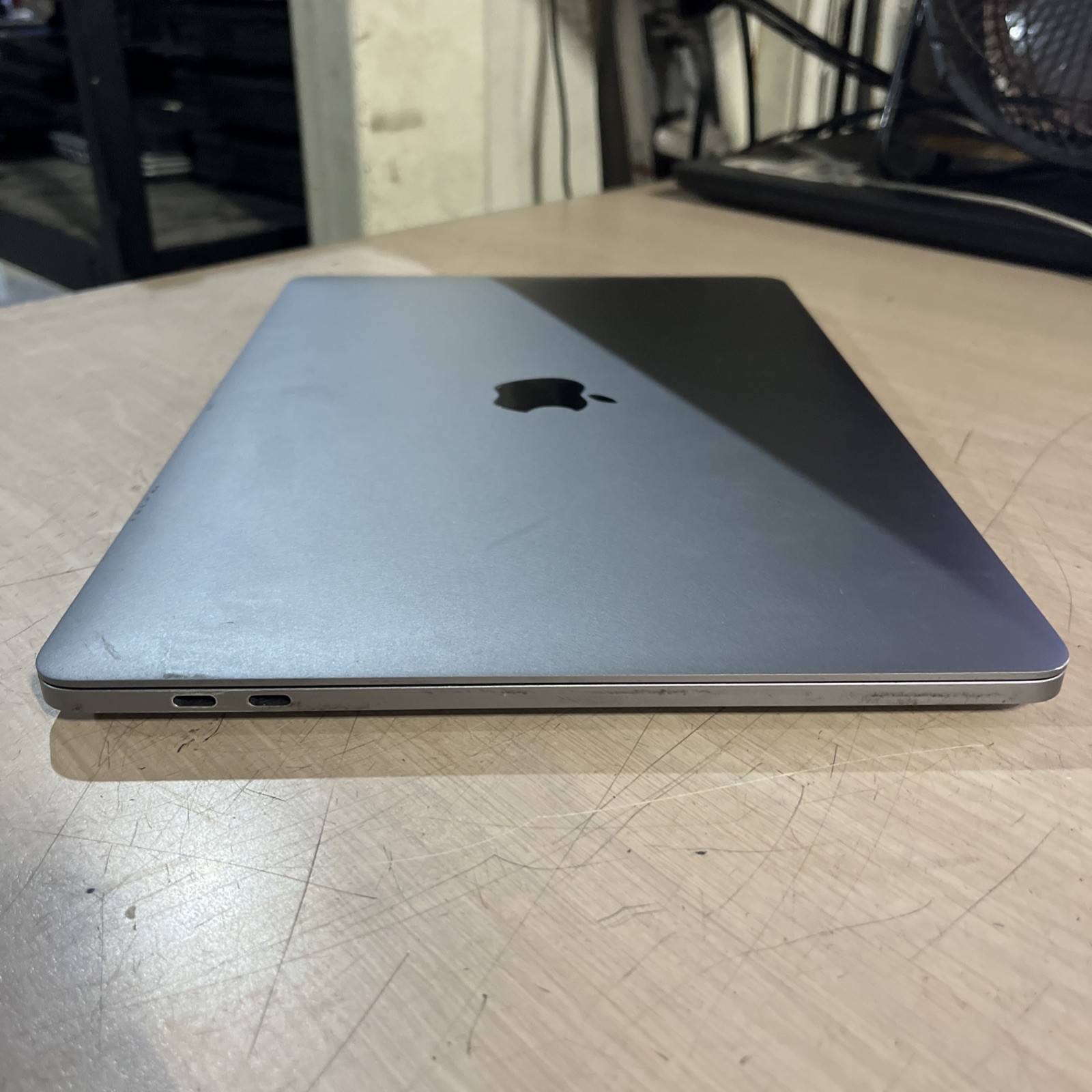 APPLE MACBOOK PRO “M1″ 8 CPU/8 GPU 13” 3.2GHZ 8GB RAM 256SSD