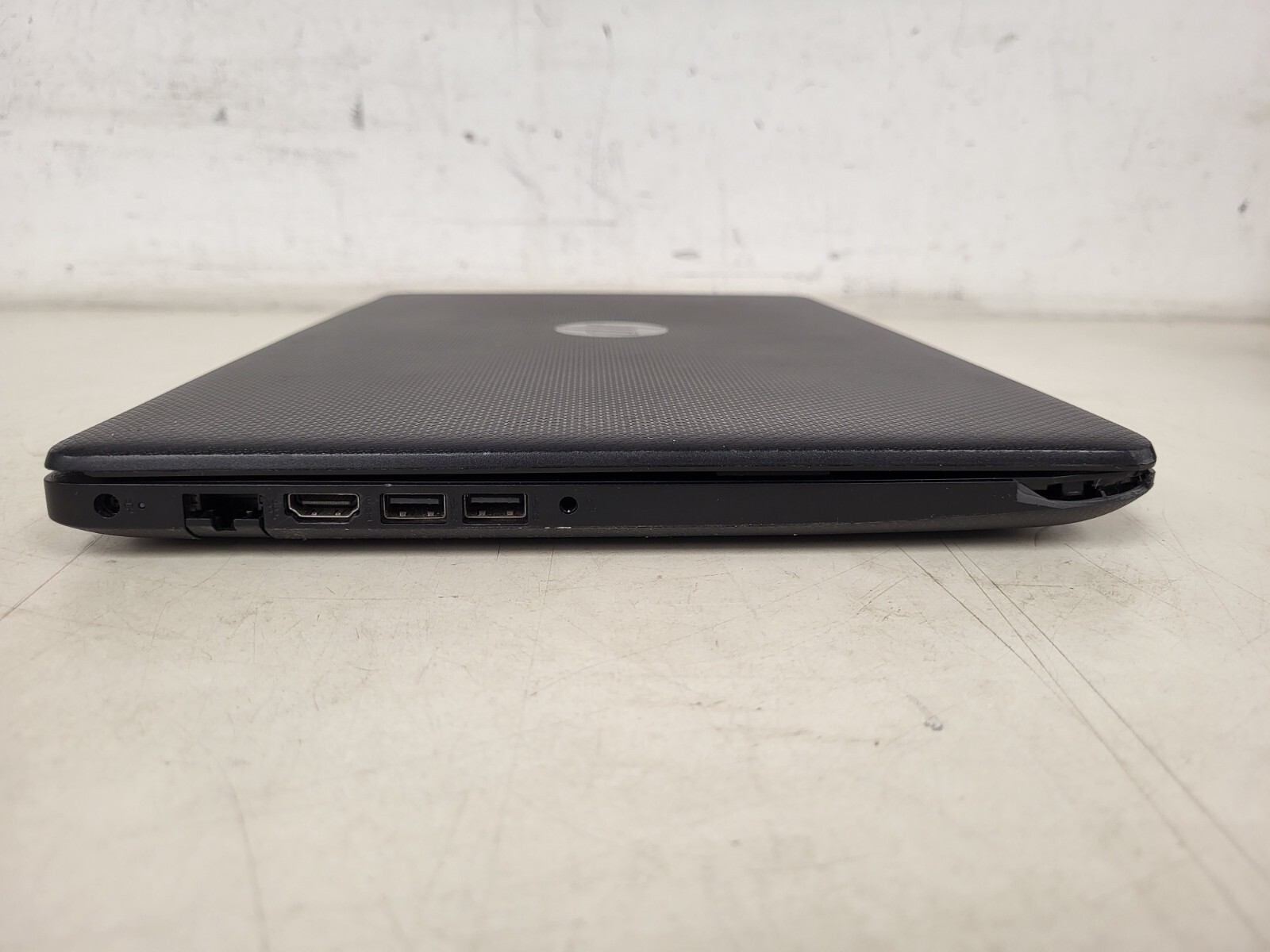 HP Laptop 15z-db100 Ryzen3 3200U 2.6GHz 16gb ram 256gb SSD charger CND9301Q30