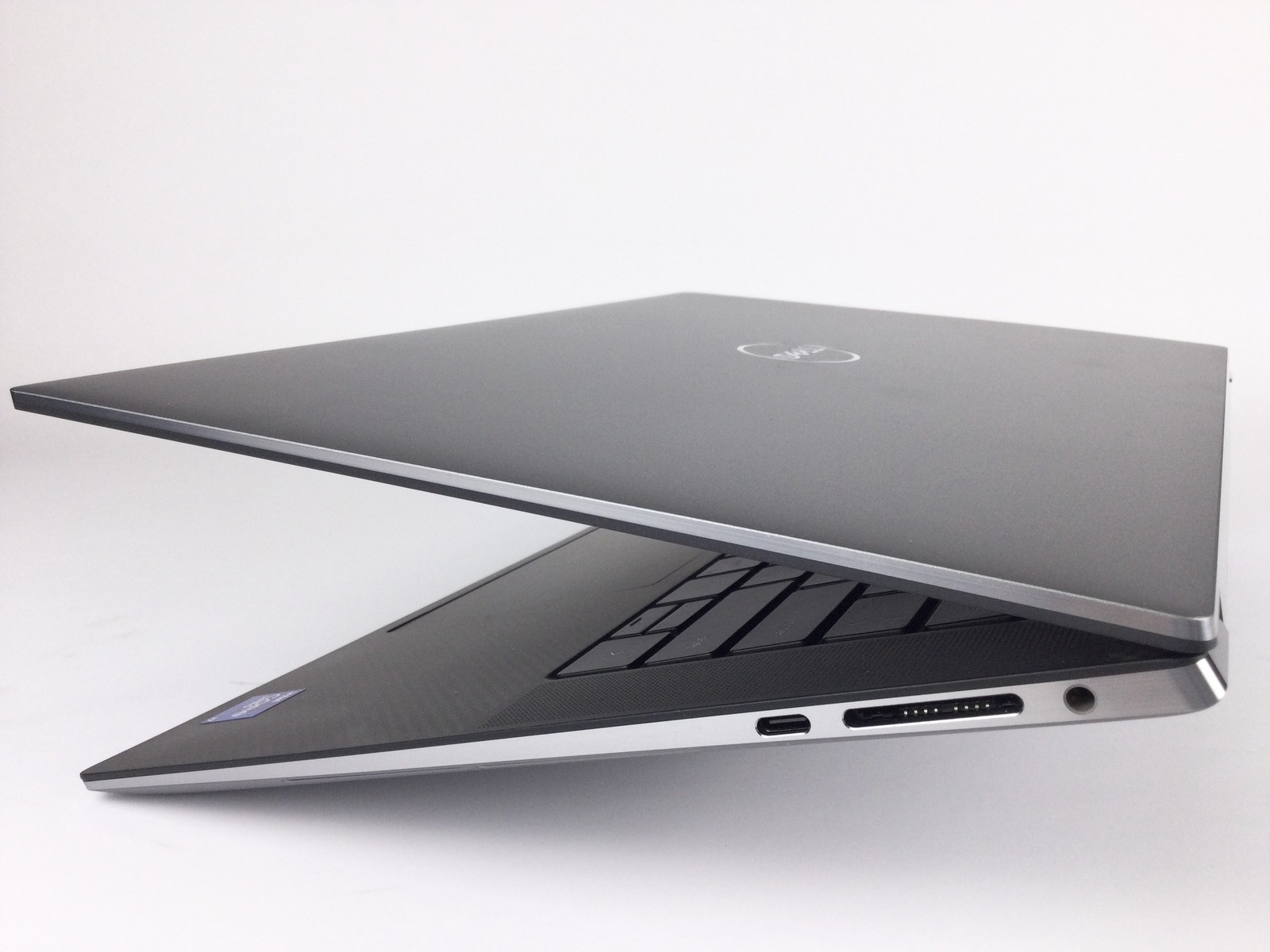 Dell Precision 5560 15.6″ i7-11850H 2.50GHz 32GB 1TB RTX A2000 Win 11 Pro No AC
