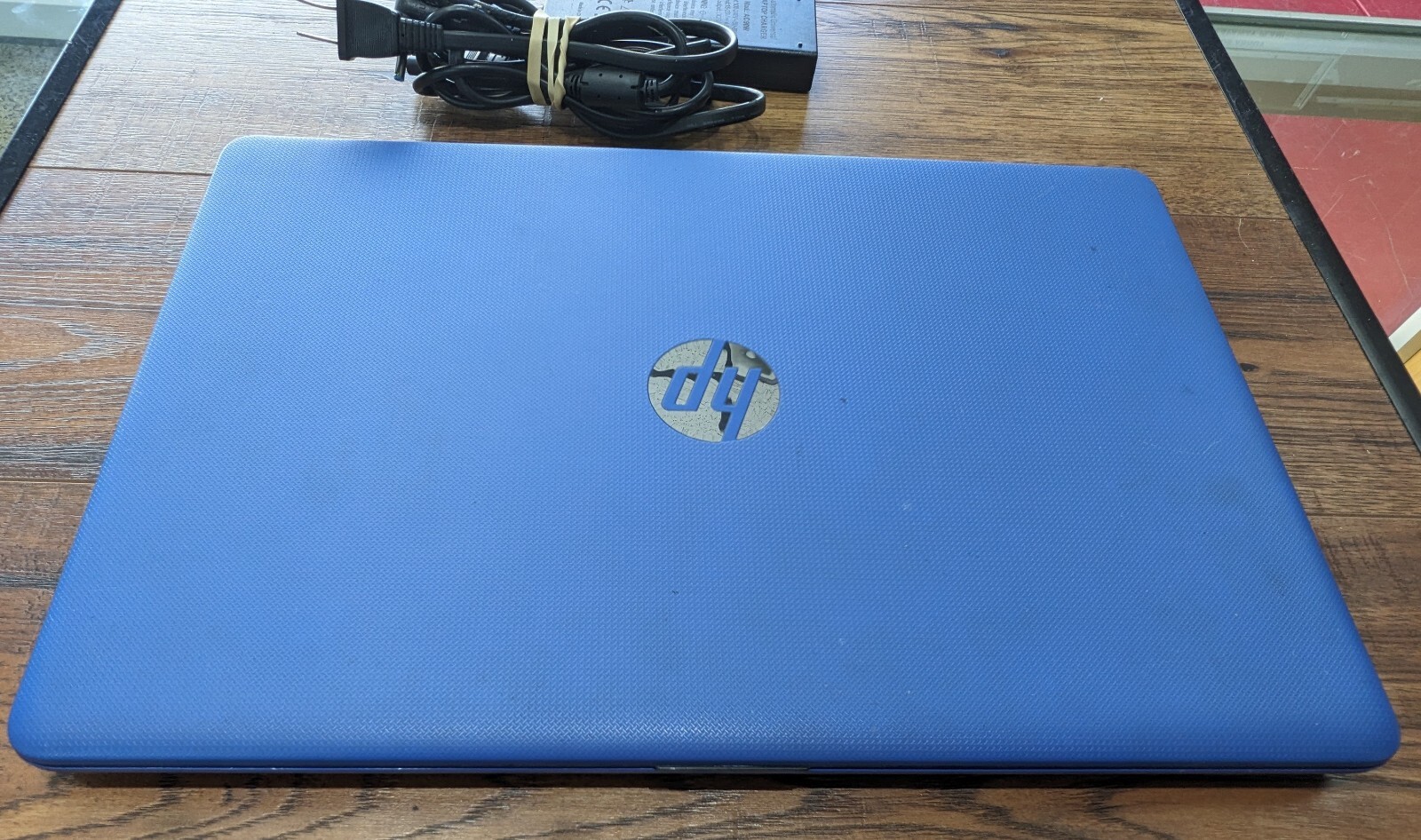 HP 15-bw006ca AMD A6-9220,8GB RAM- 1TB HDD,Radeon R4,Win 10,Touchscreen Laptop