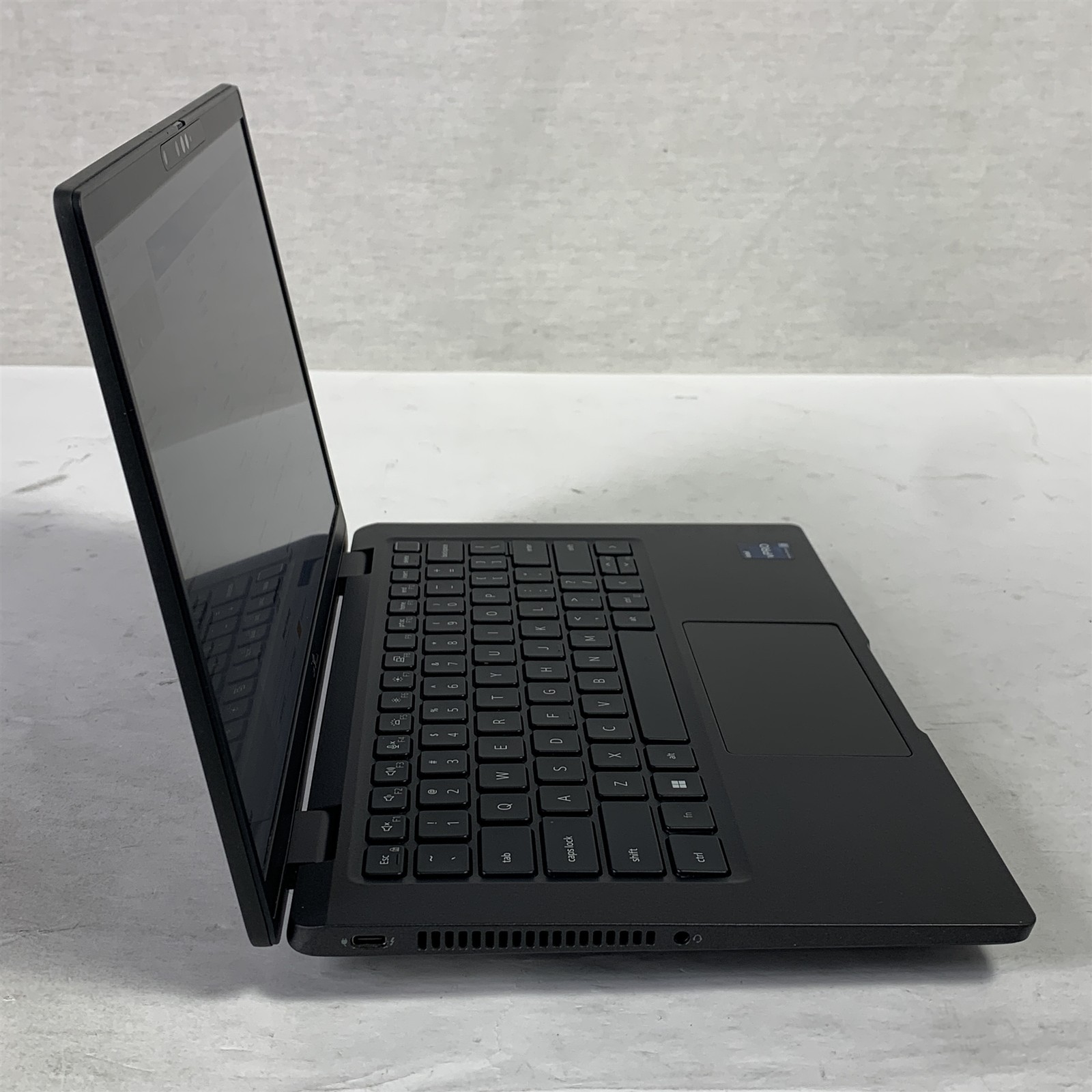 Dell Latitude 7330 13.3″ Laptop i7-1265U 3.6GHz – 16GB – 512GB NVMe SSD – Win 11