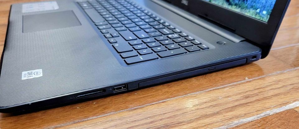 Dell Inspiron 17 3793 17.3″ FHD IPS i5 10th Gen, DDR4 Ram, New SSD, Windows 11