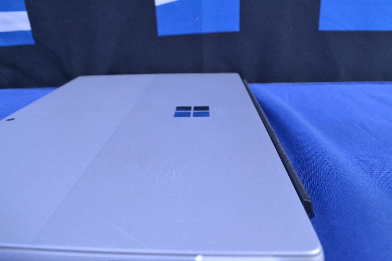Microsoft Surface Pro 5 1796 m3-7Y30/ 4GB/ 128GB/ No OS (J121703)