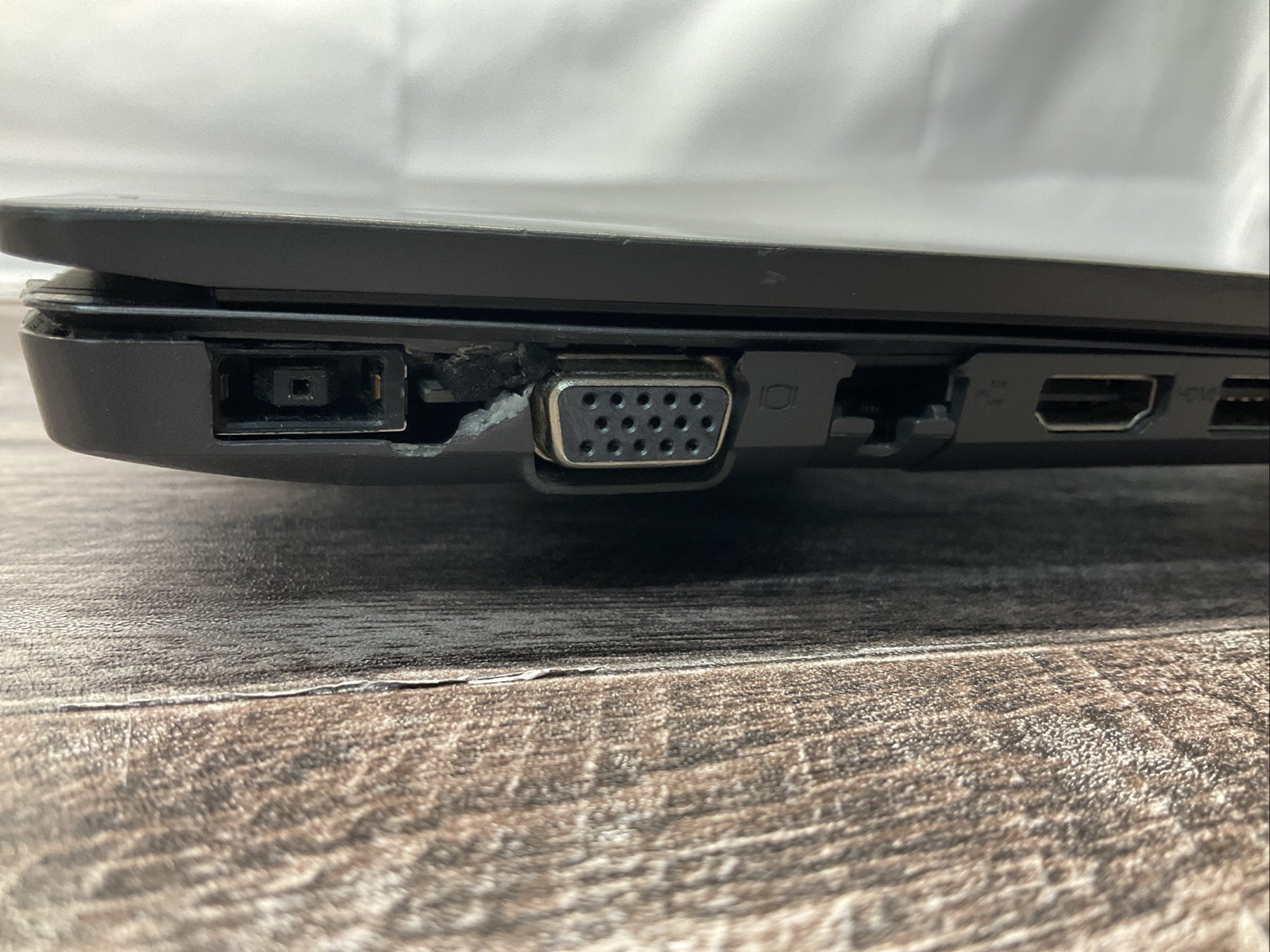 Lenovo V330-14ARR / Unknown Processor / No RAM / Laptop Notebook PC / A20