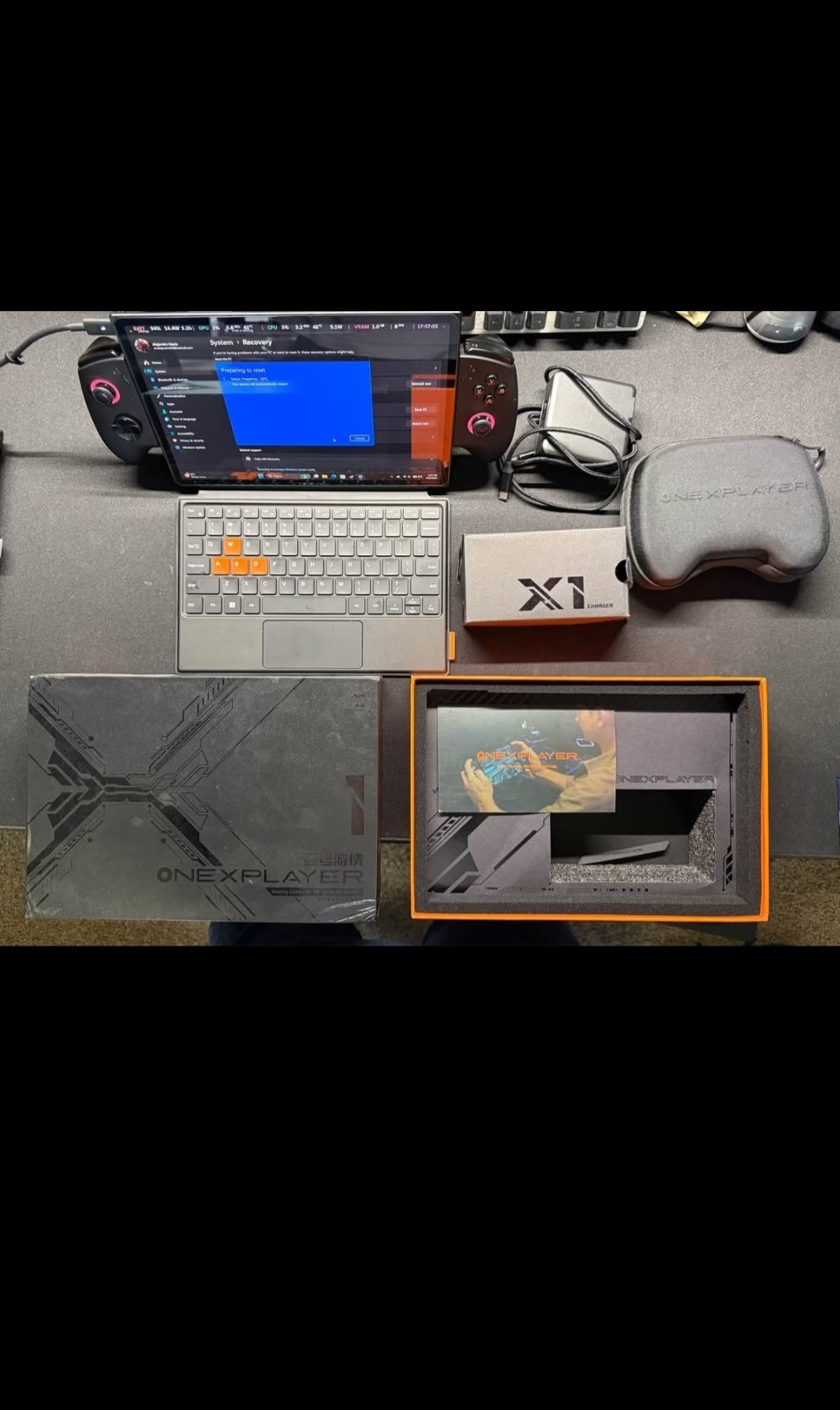 Onexplayer X1 / AMD8840U, 10.95″ 120Hz, 32 GB RAM, 1 TB SSD