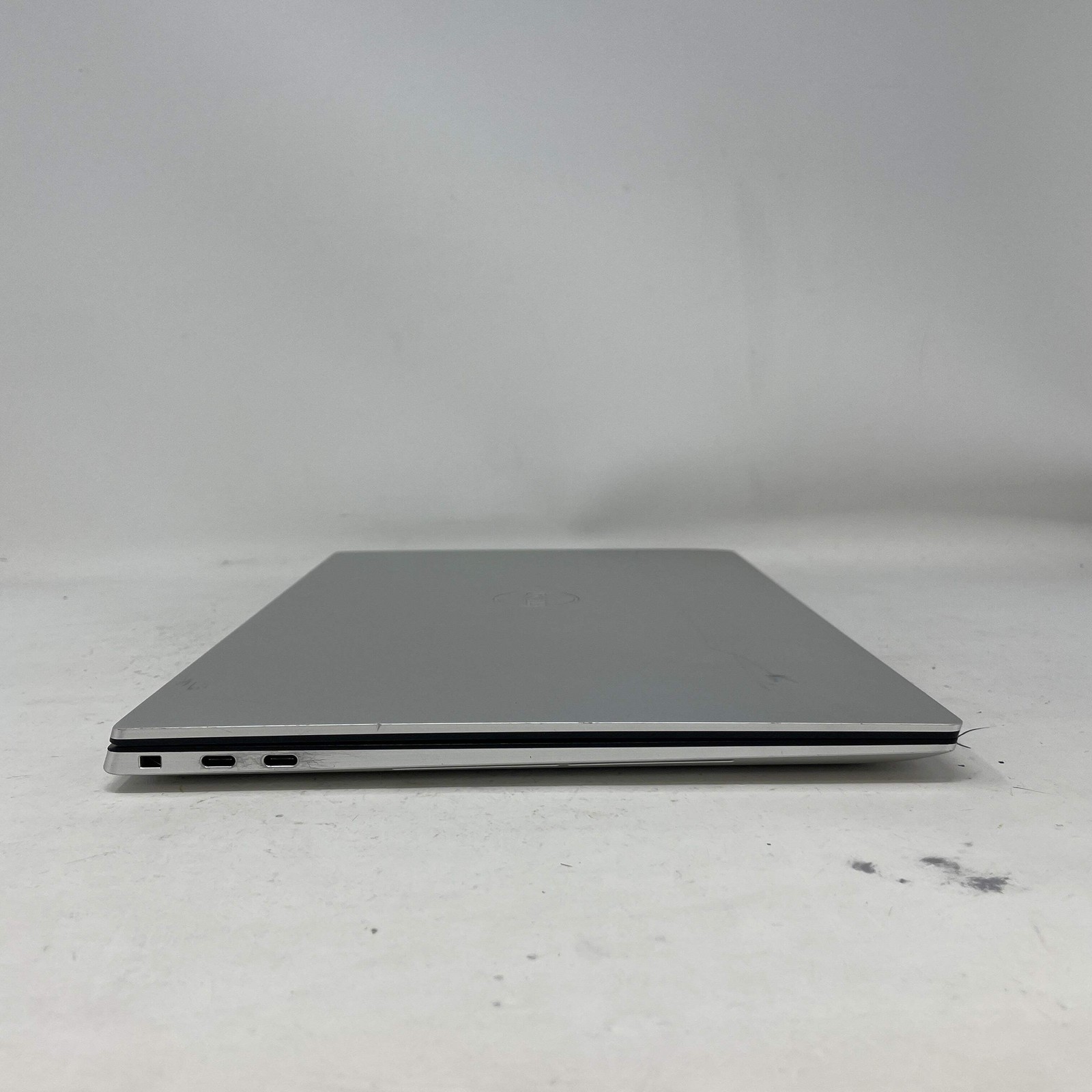 Dell XPS 9510 15.6″ i9-11900H 2.5GHz 16GB RAM 1TB SSD GeForce RTX 3050 Ti
