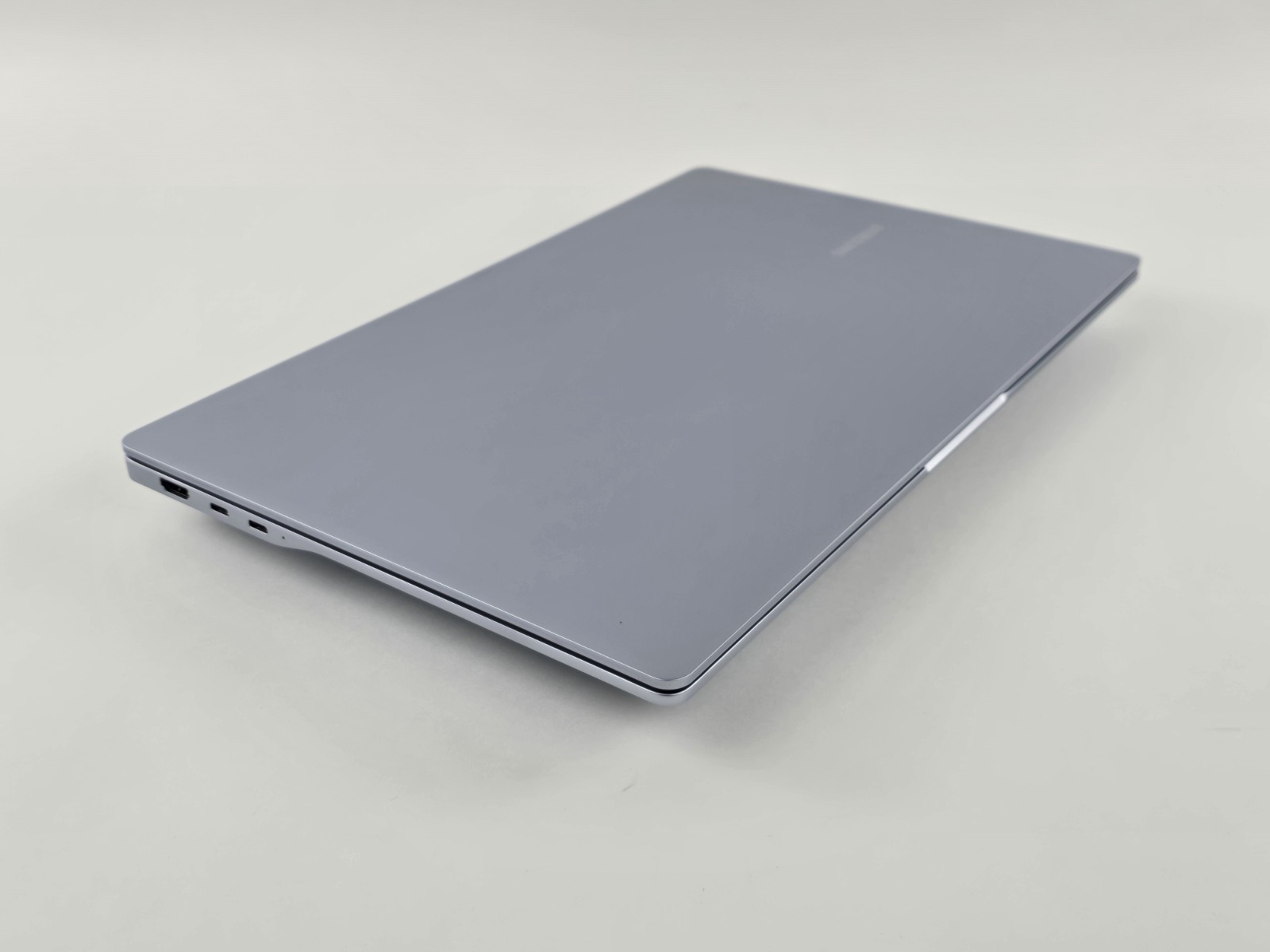 Samsung Galaxy Book4 Edge 15.6″ FHD Laptop Snapdragon X Plus 16GB RAM 512GB SSD