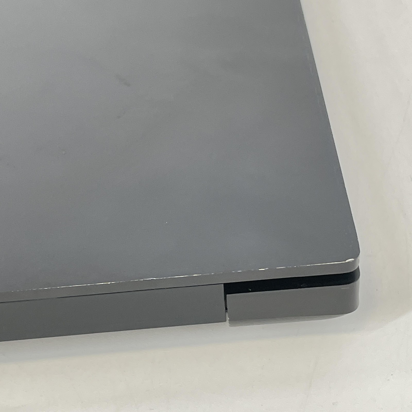 Razer Blade 15 Base 120Hz FHD i7-10750H 2.60GHz 16GB 256GB SSD GTX 1660 Ti Good