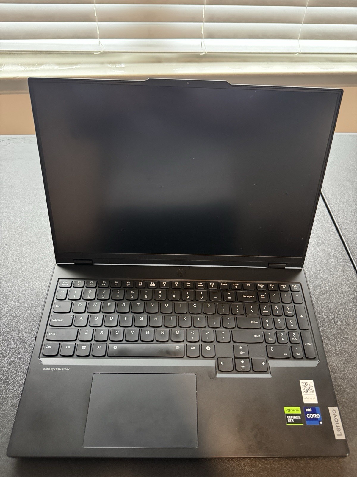 Lenovo Legion Pro 7i 16IRX9H i9-14900HX RTX 4080 32GB 8TB SSD 16″