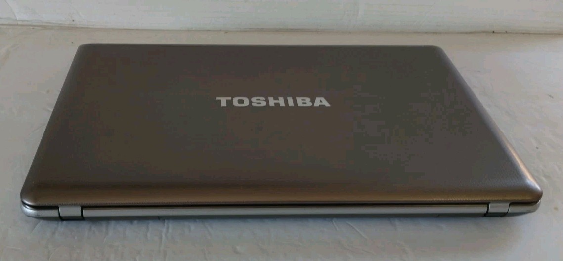 TOSHIBA SATELLITE P855-S5102 INTEL CORE i5-3230M 2.60 GHz 8GB 500GB WIN 10 PRO