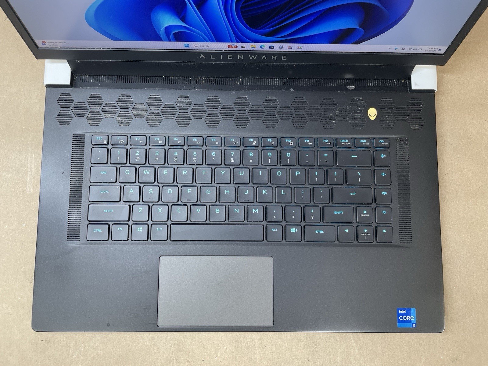 Alienware x17 R1 17.3″ i7-11800H@2.30GHz 16GB RTX3070 1TB SSD Win11