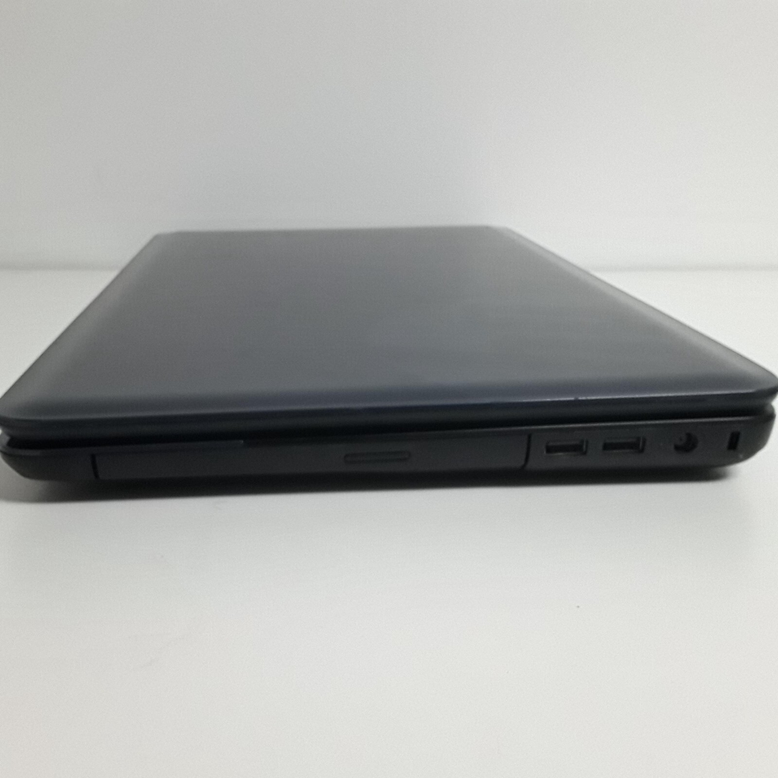 HP 2000 Notebook PC, Laptop, AMD 4GB No HDD BLUE