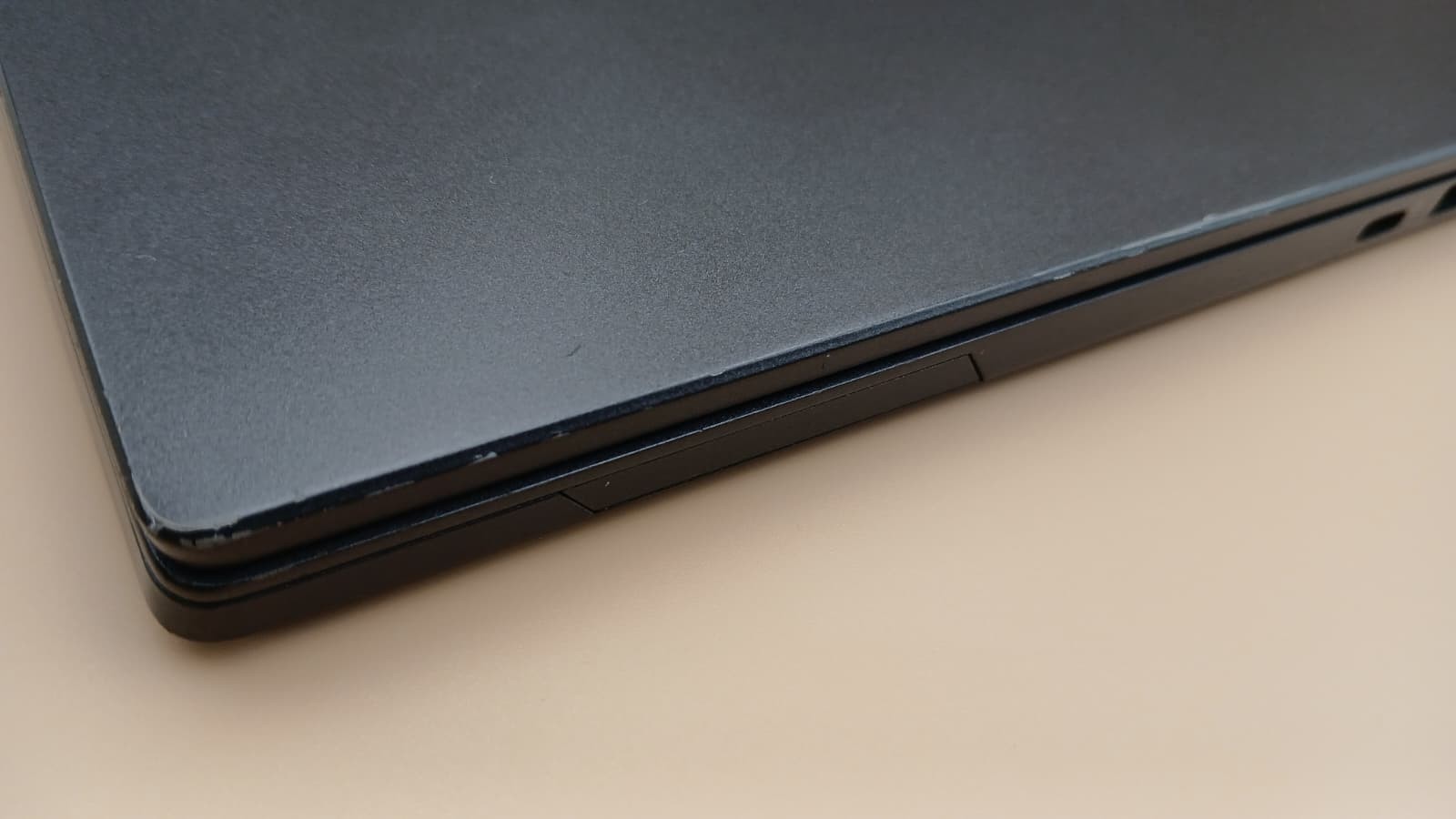 Carbon Systems Iridium 15 i7-10510U 16GB RAM 512GB SSD 15.6″ FHD Windows 11