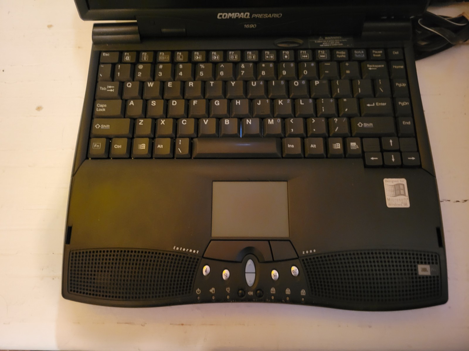 Vintage Compaq Presario 1690 Laptop
