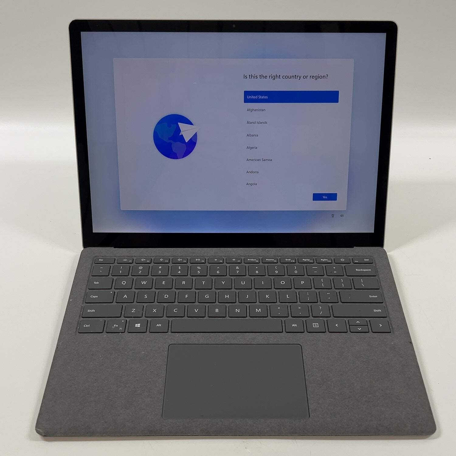Microsoft Surface Laptop 4 1958 13.5″ Ryzen 5 Surface Edition 2.2GHz 8GB RAM 250